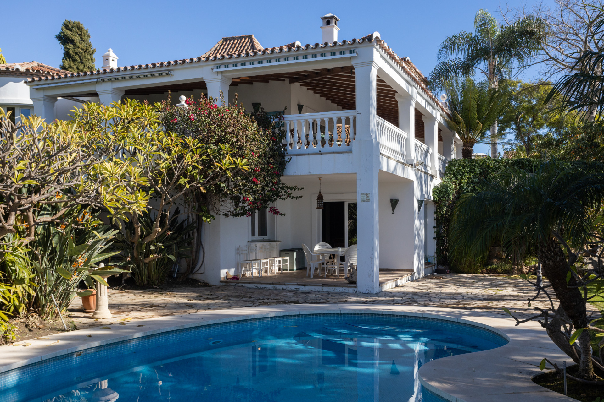 Villa de estilo mediterráneo con vistas al mar
