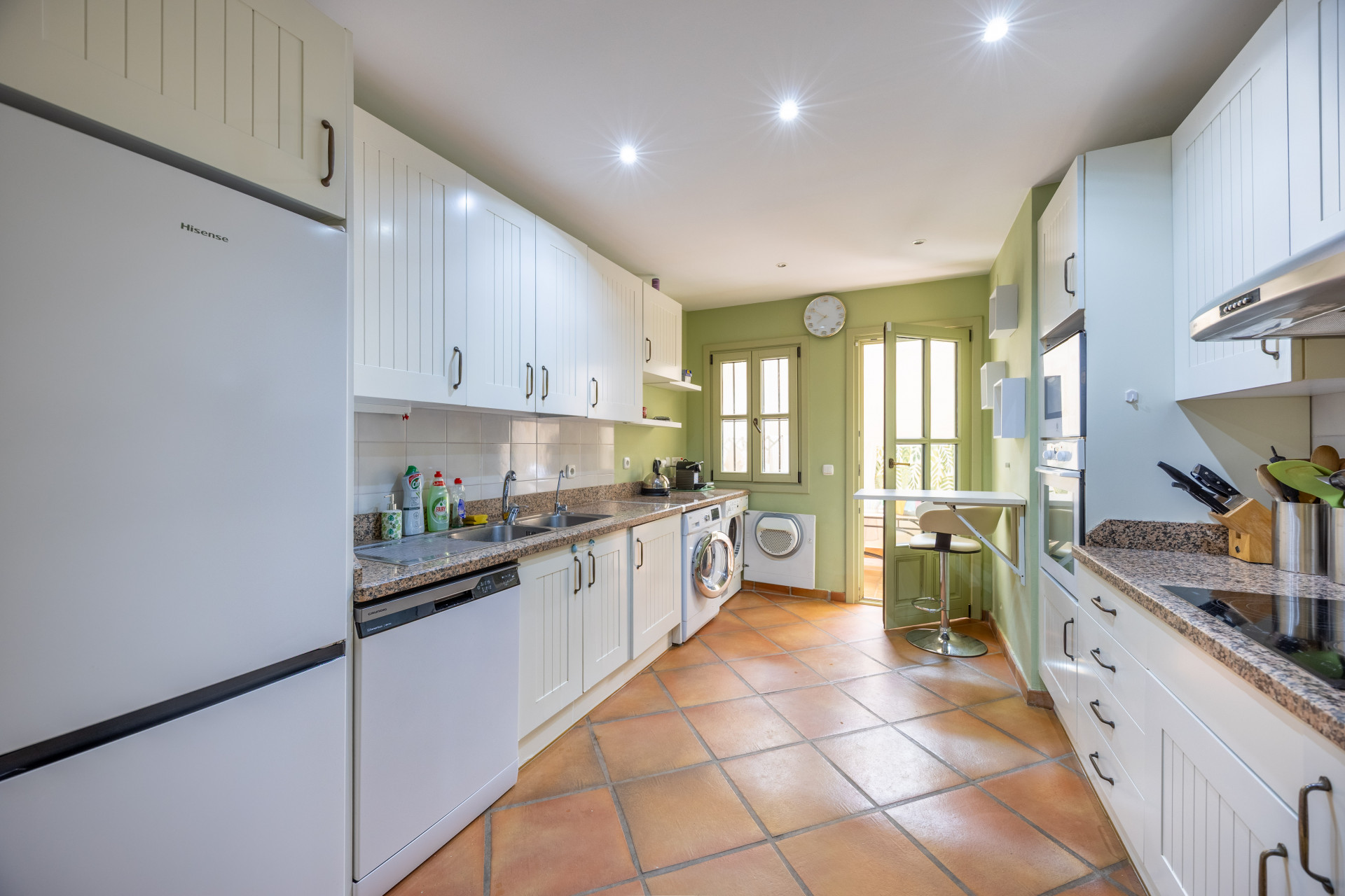 Exclusiva casa pareada de 4 habitaciones en primera línea de golf en Sotogrande – con jardín privado