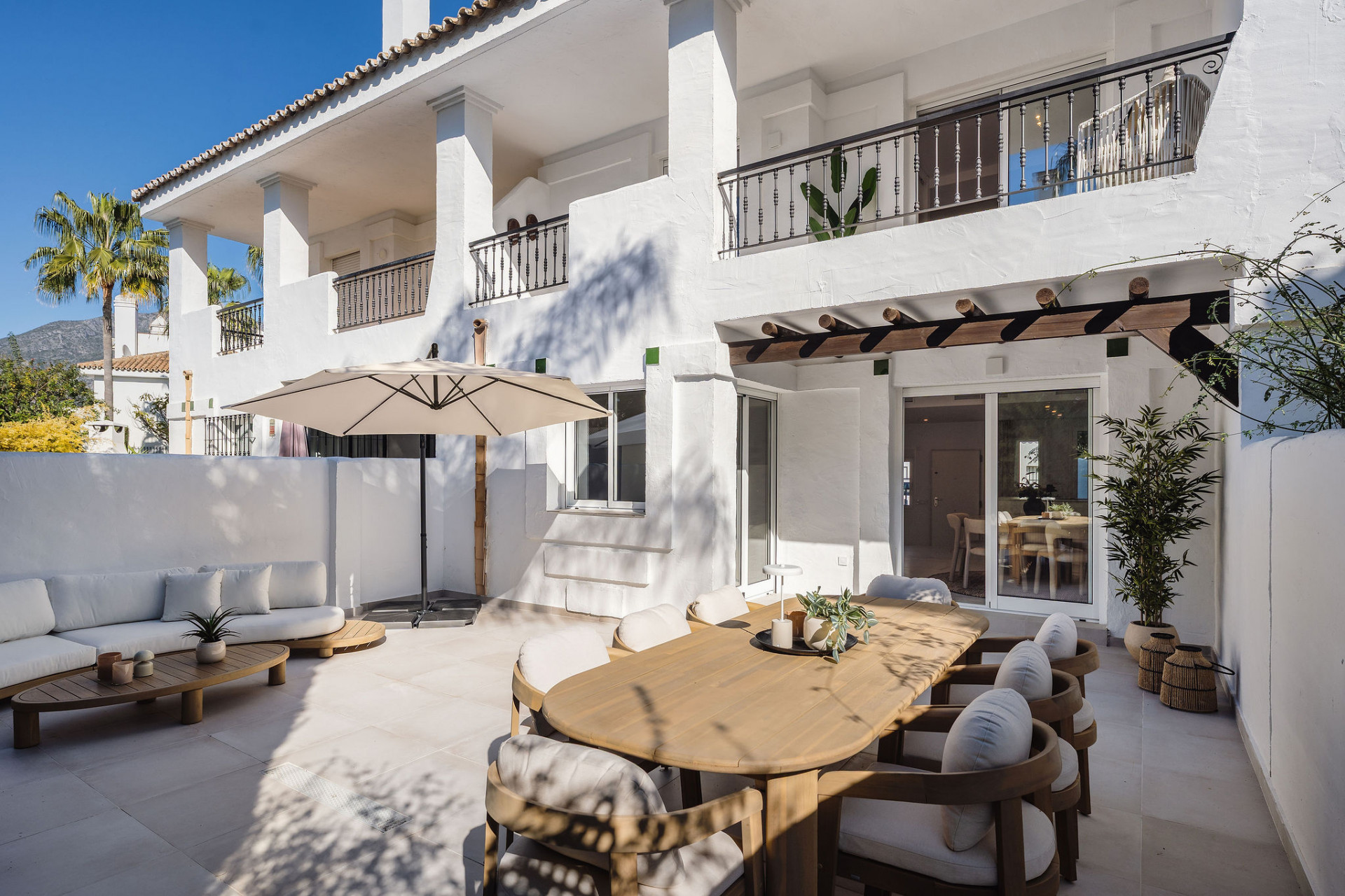 Haus zum Verkauf in Nueva Andalucia, Costa del Sol
