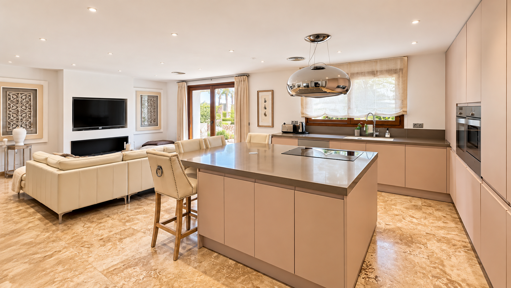 Elegant Family Villa with Private Pool in Sotogrande B Zone — photo 7