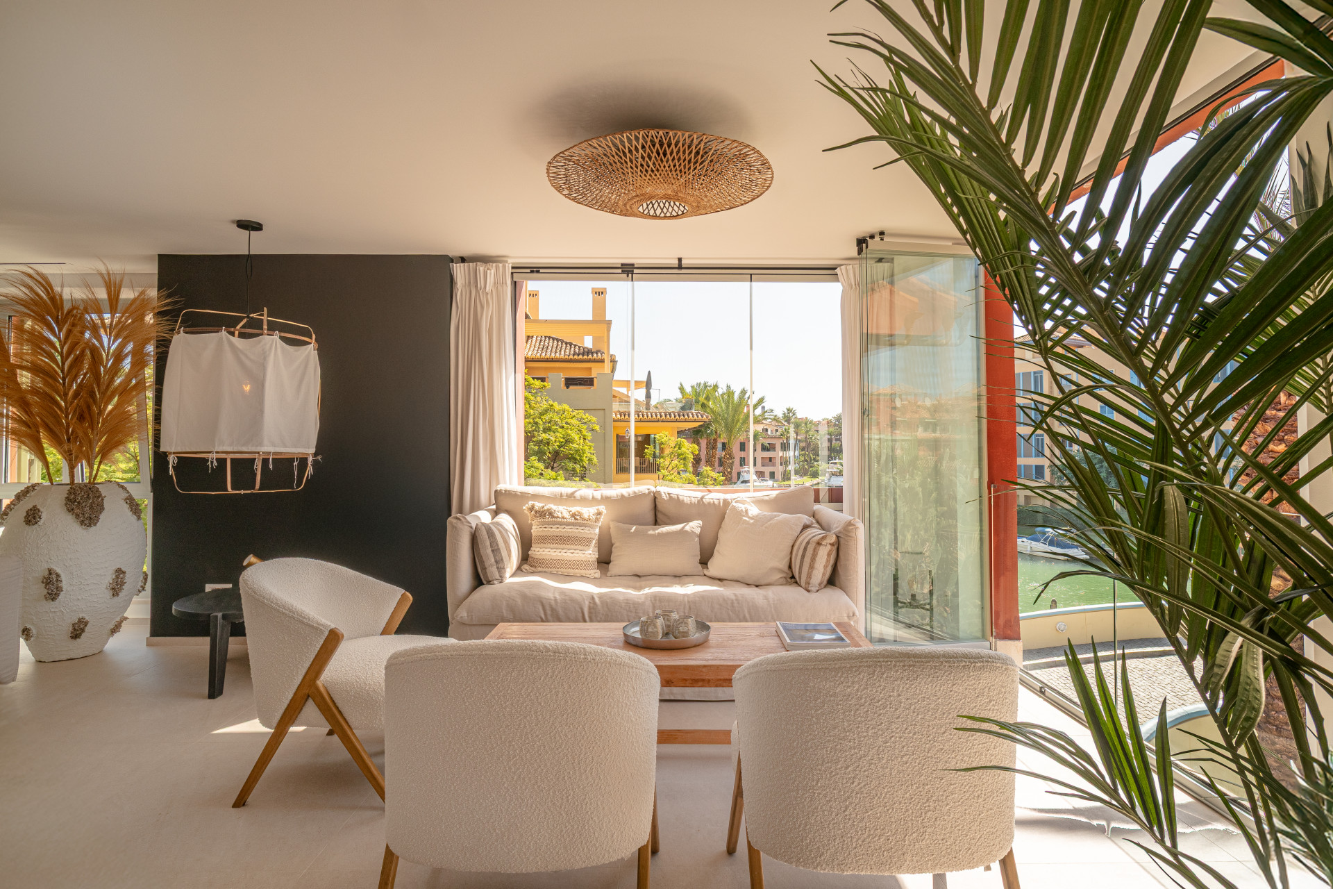Luxuriös renovierte Wohnung in Ribera de la Romana im Yachthafen von Sotogrande