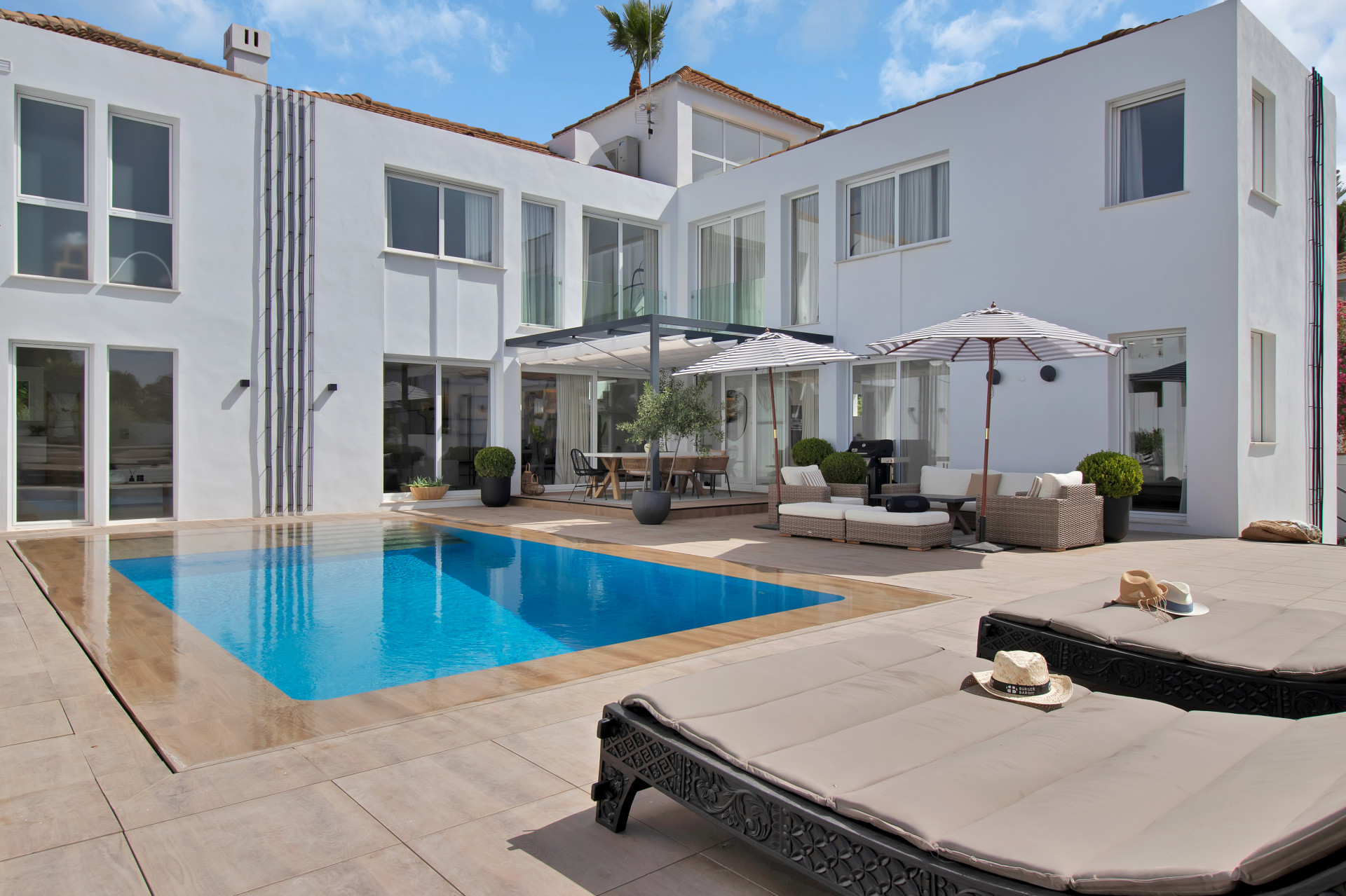 Short-term rentals: 4 Bedroom Villa, Lagomar | Henger Marbella