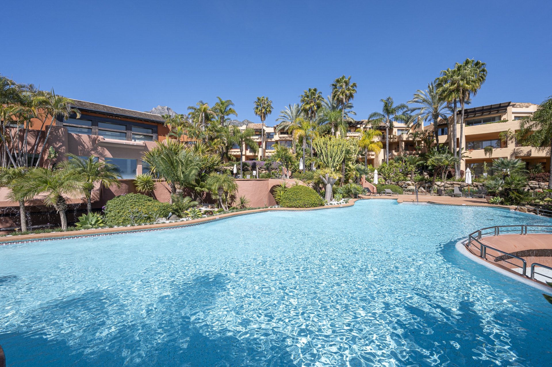 2 Bedroom Apartment for sale Mansion Club | Henger Real Estate