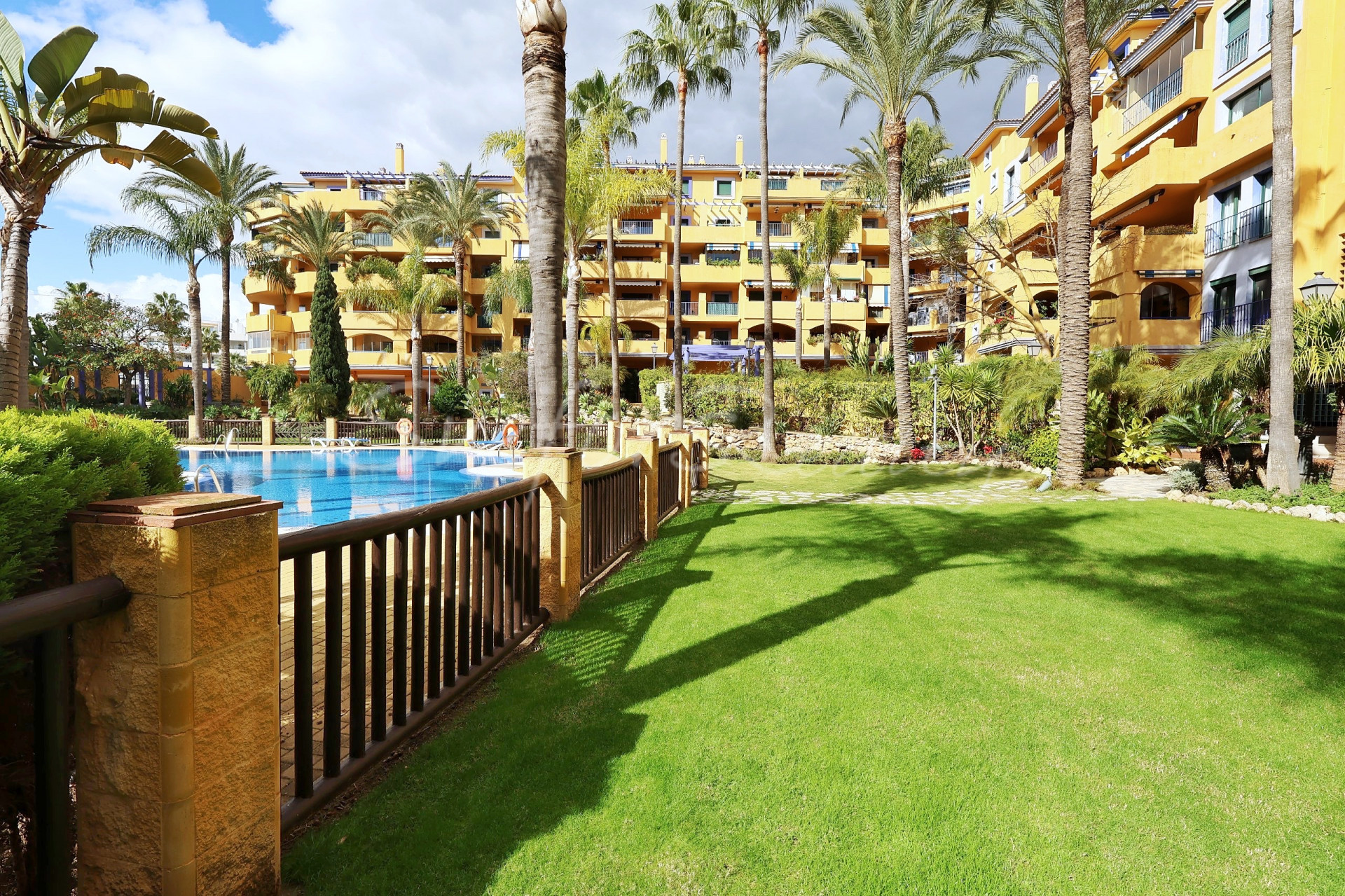 Apartment for sale in San Pedro de Alcántara, Costa del Sol