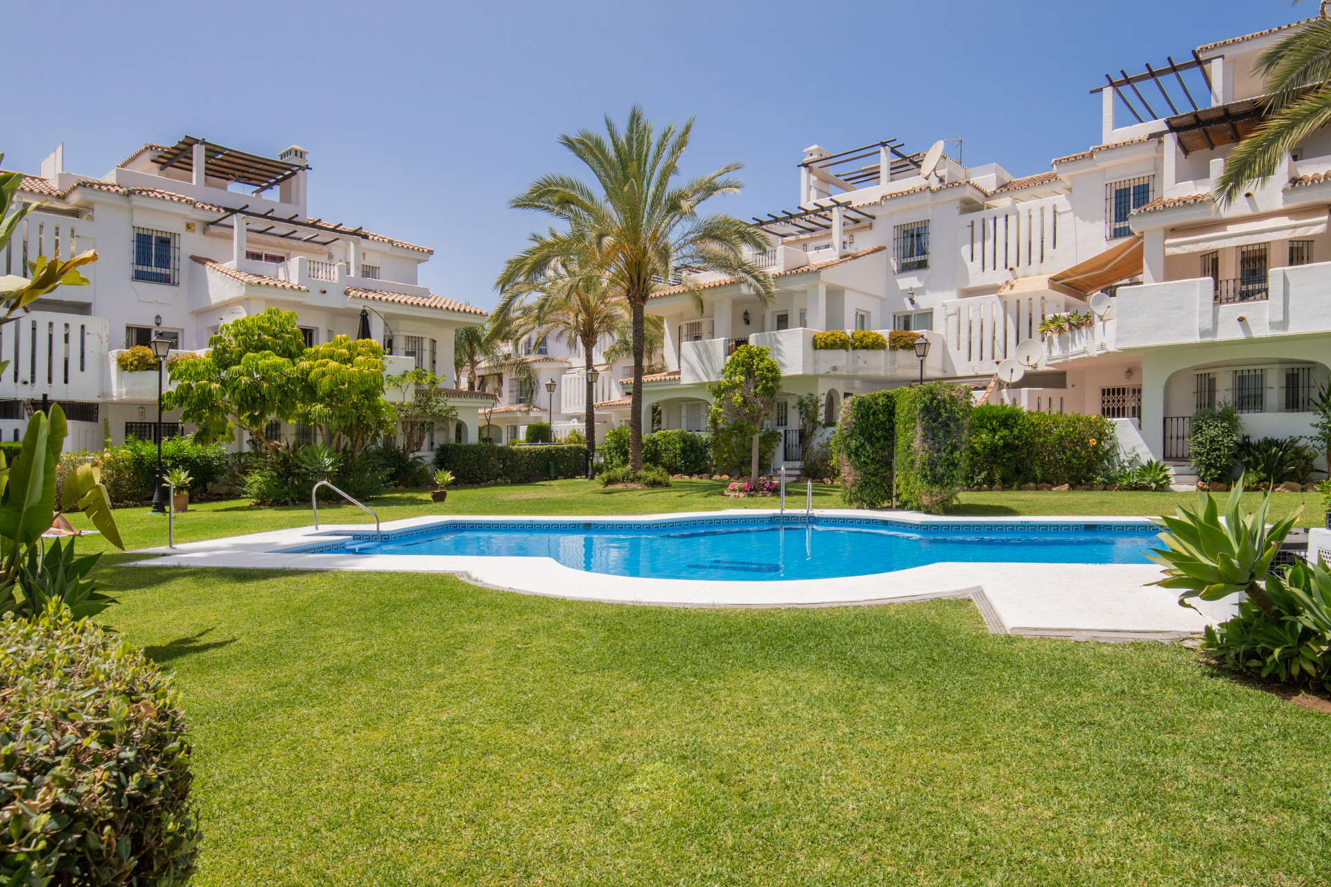 Penthouse for sale in Nueva Andalucía, Costa del Sol