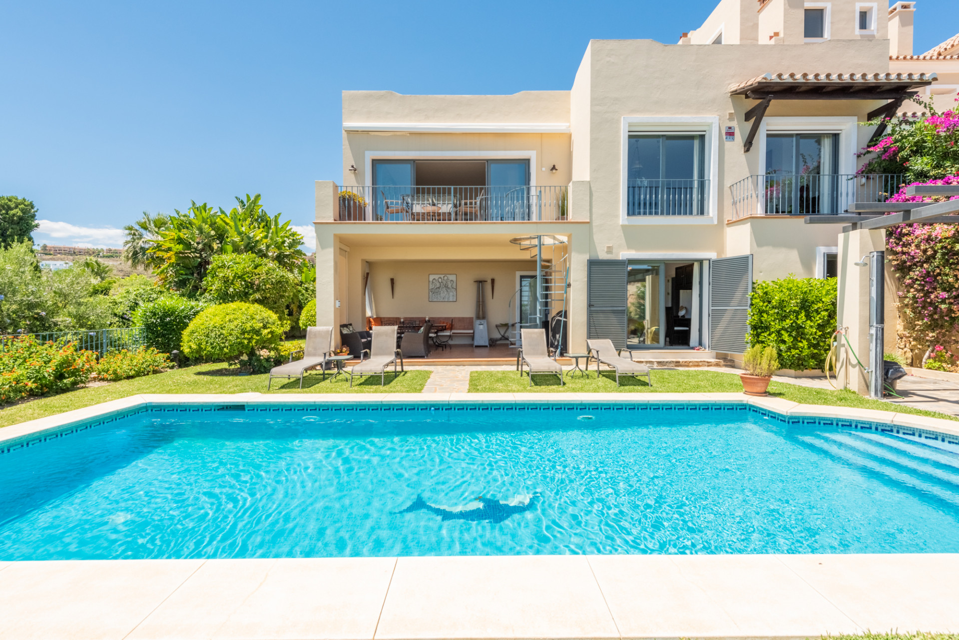 Great semi-detached villa with a private swimming pool and amazing panoramic...