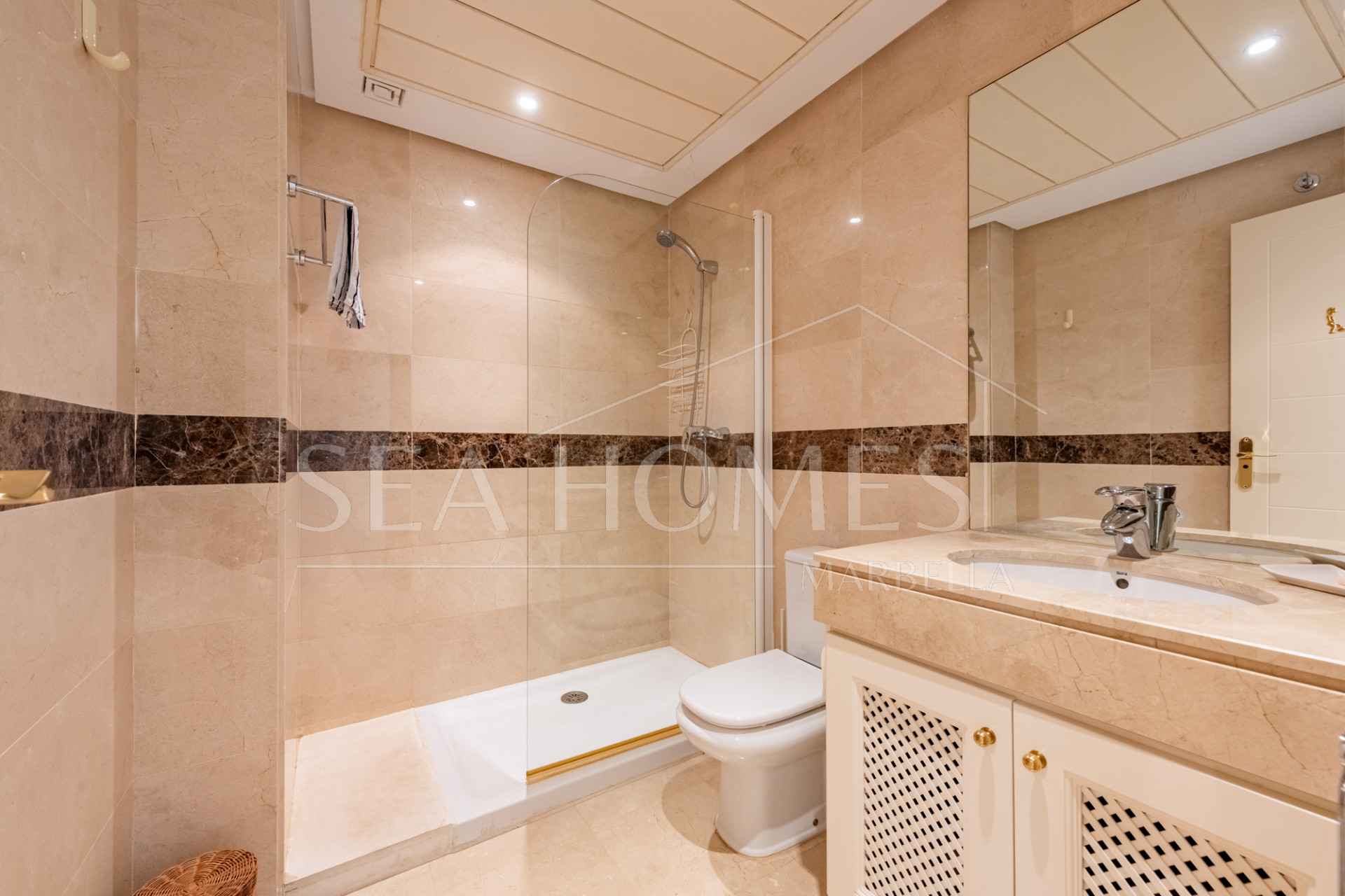 Panoramic Sea View Apartment in a Prime Elevated Position!