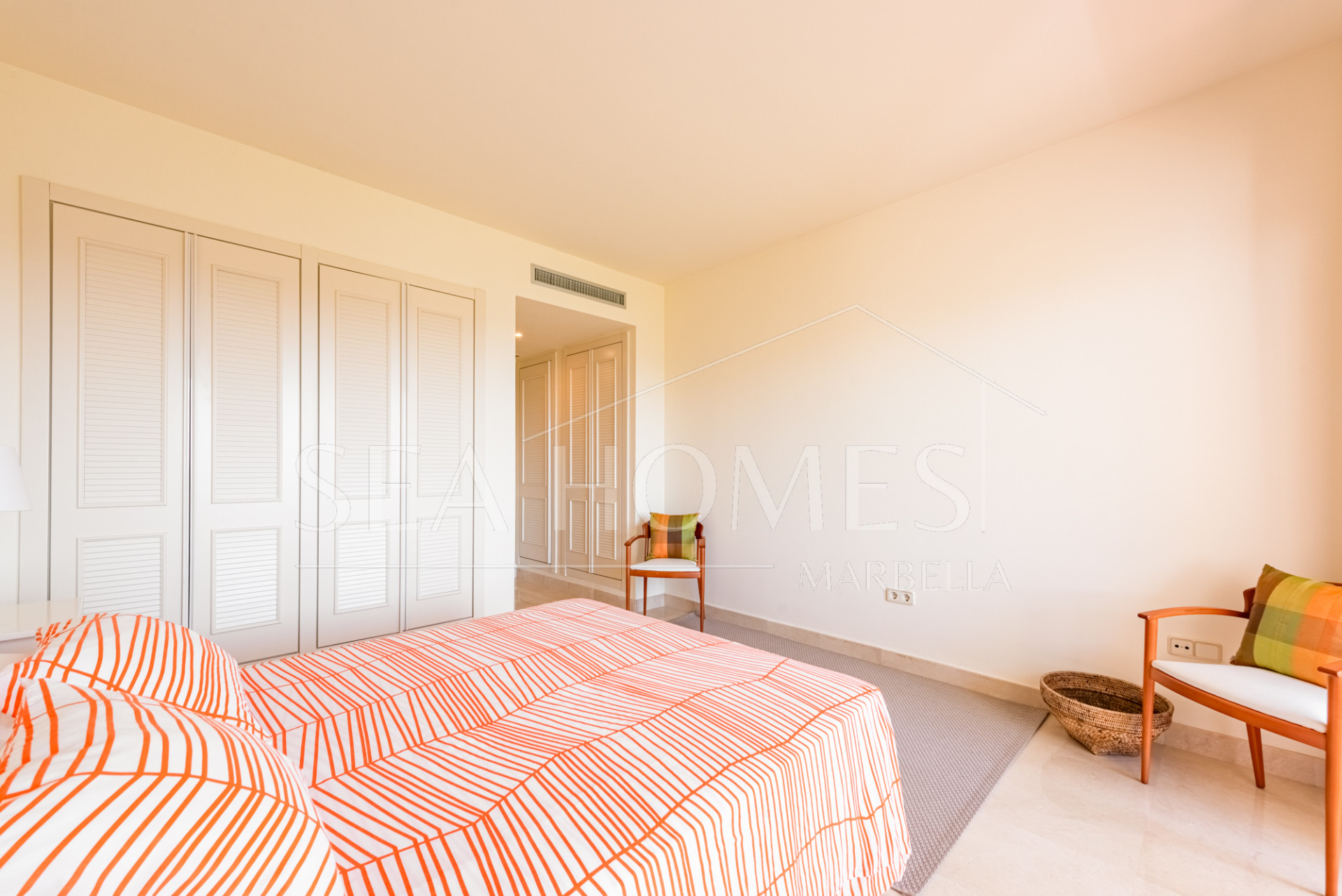 Panoramic Sea View Apartment in a Prime Elevated Position!