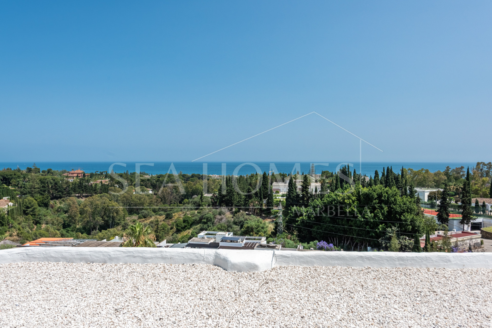Elegant Penthouse with Breathtaking Views in Coto Real, Marbella’s Golden Mile