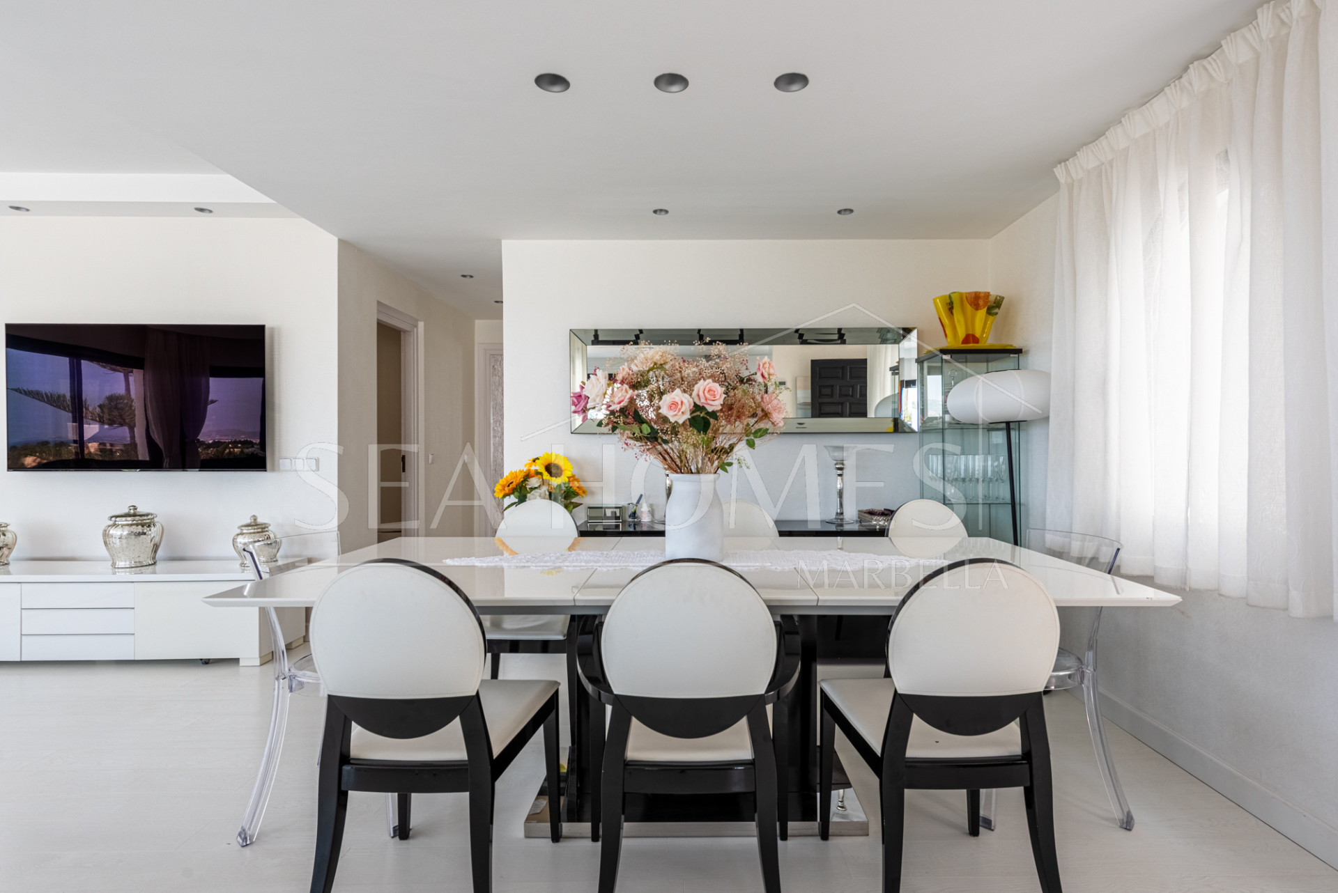 Elegant Penthouse with Breathtaking Views in Coto Real, Marbella’s Golden Mile