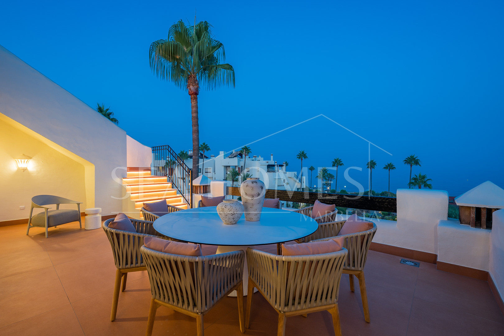 Beachfront luxury penthouse close to Estepona town!