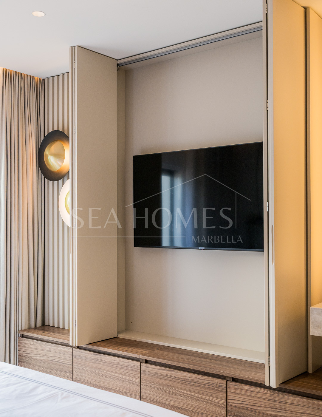 Beachfront luxury penthouse close to Estepona town!