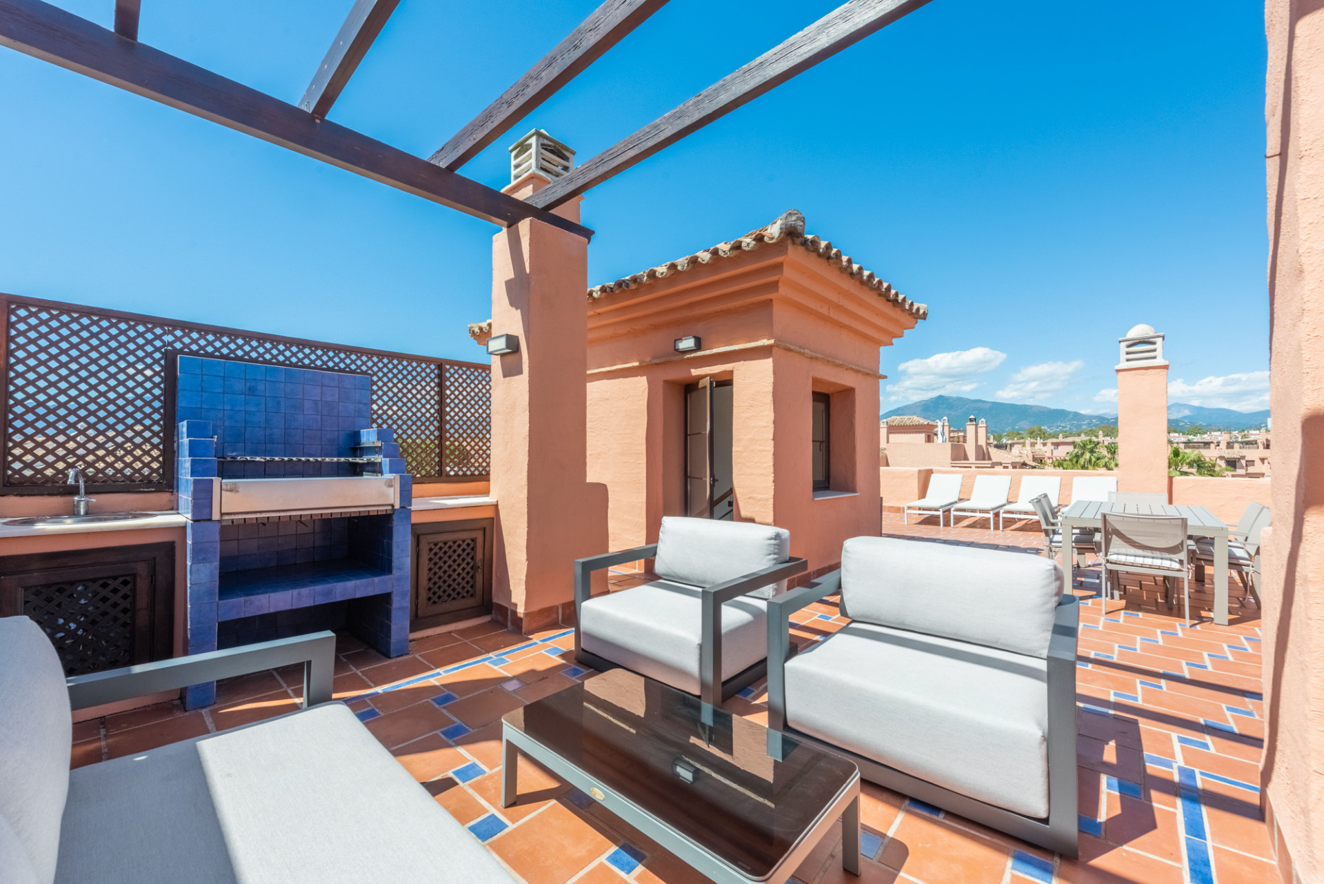 Great duplex penthouse in Hacienda del Sol, 200 meters from the beach!