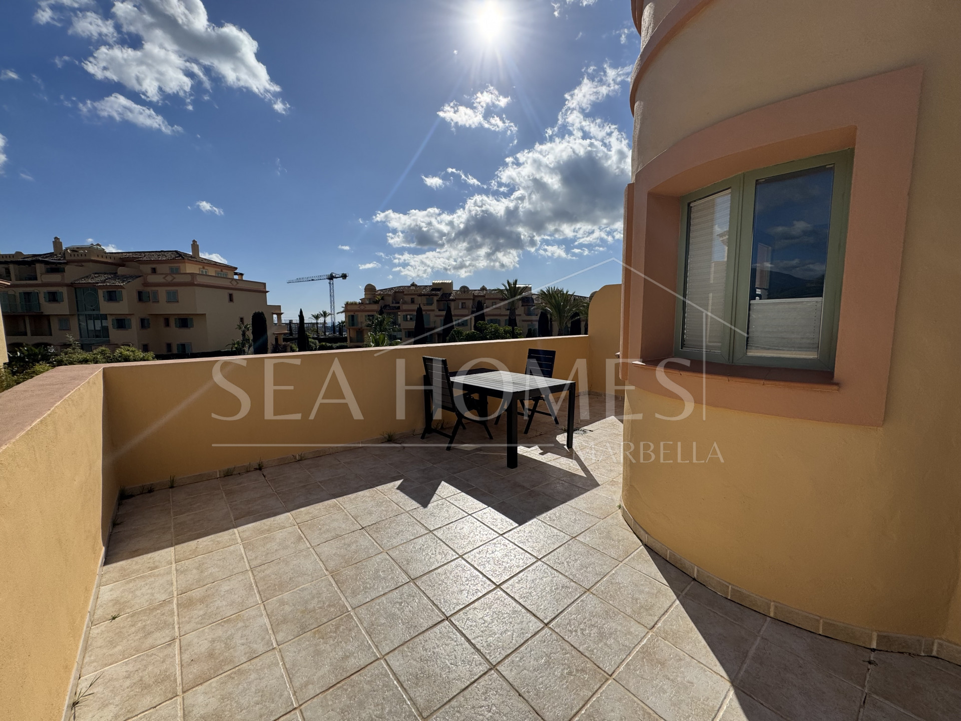 Exquisite corner penthouse in Four Seasons Flamingos with sea and mountain views!
