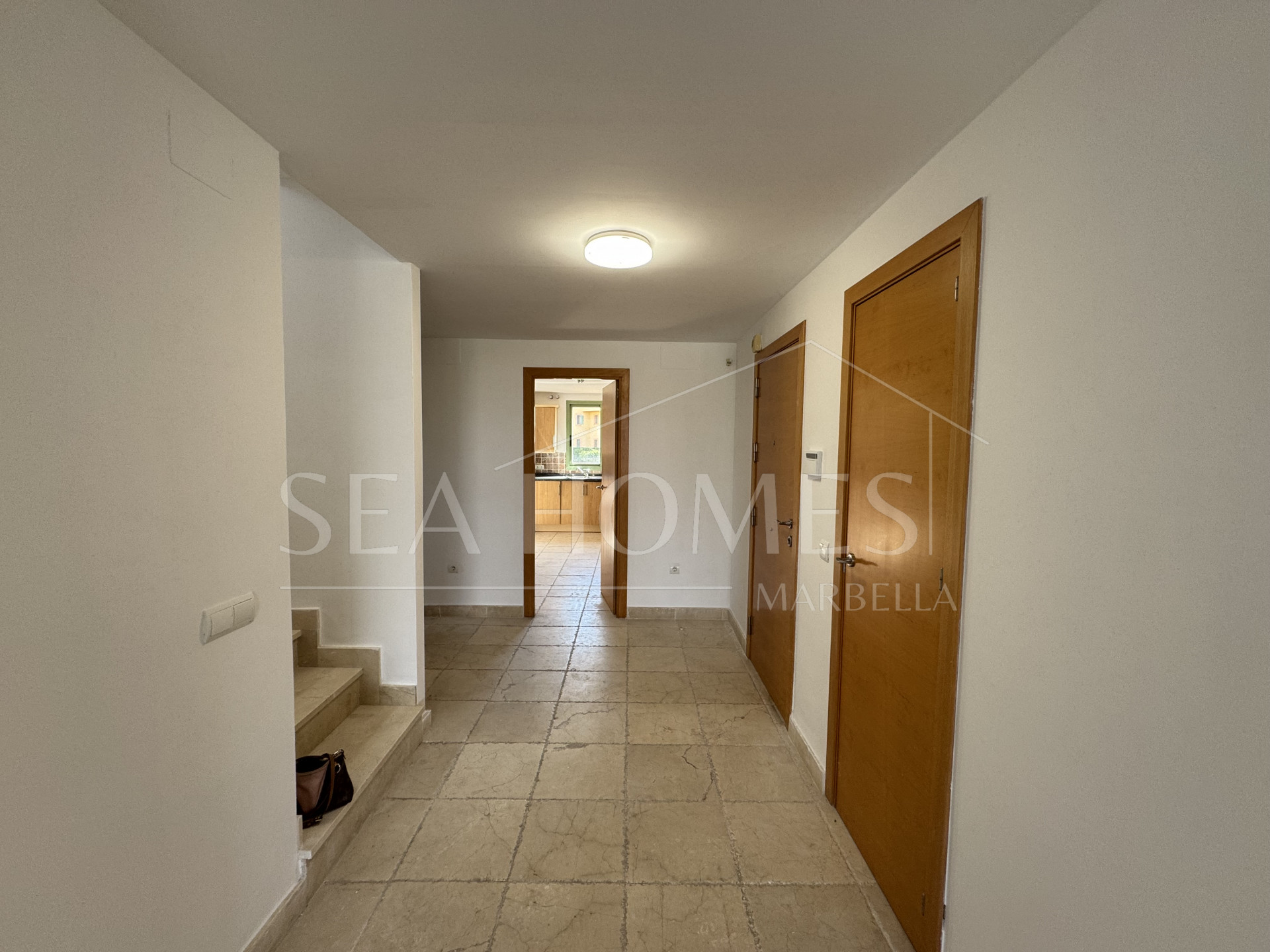 Exquisite corner penthouse in Four Seasons Flamingos with sea and mountain views!