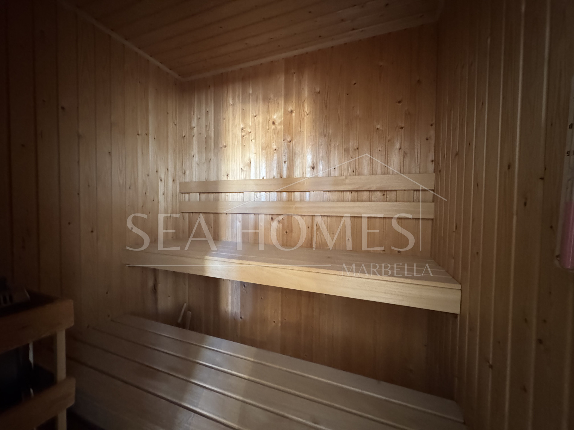 Exquisite corner penthouse in Four Seasons Flamingos with sea and mountain views!