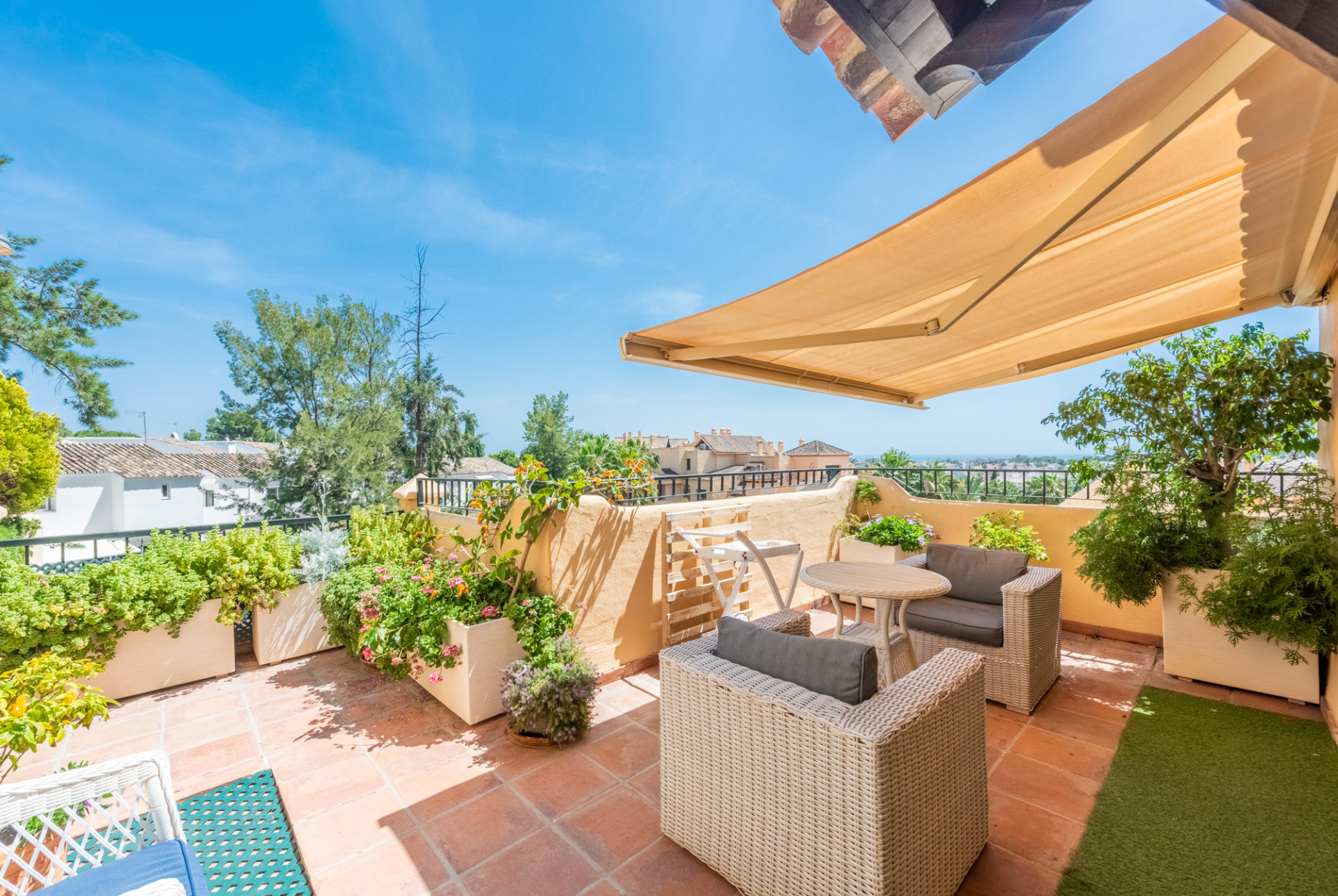Amazing penthouse in El Campanario, with sea views and oasis-style terraces!
