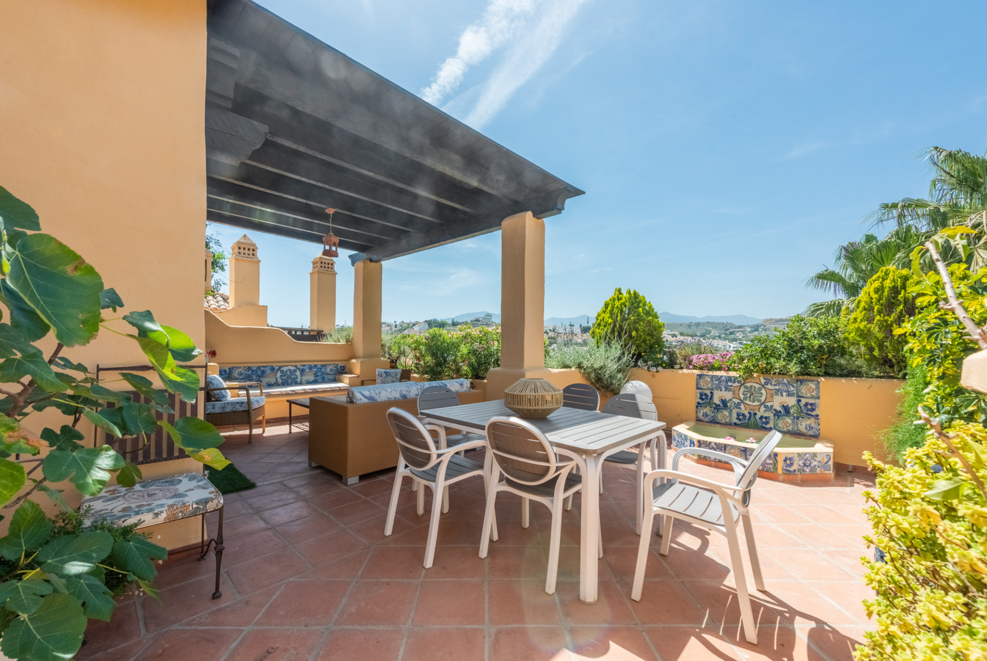 Amazing penthouse in El Campanario, with sea views and oasis-style terraces!