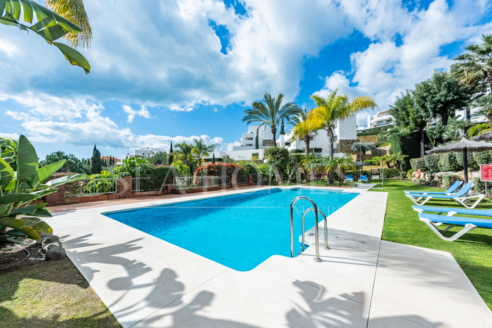 Luxurious Penthouse with Panoramic Views in Royal Flamingos, Benahavis