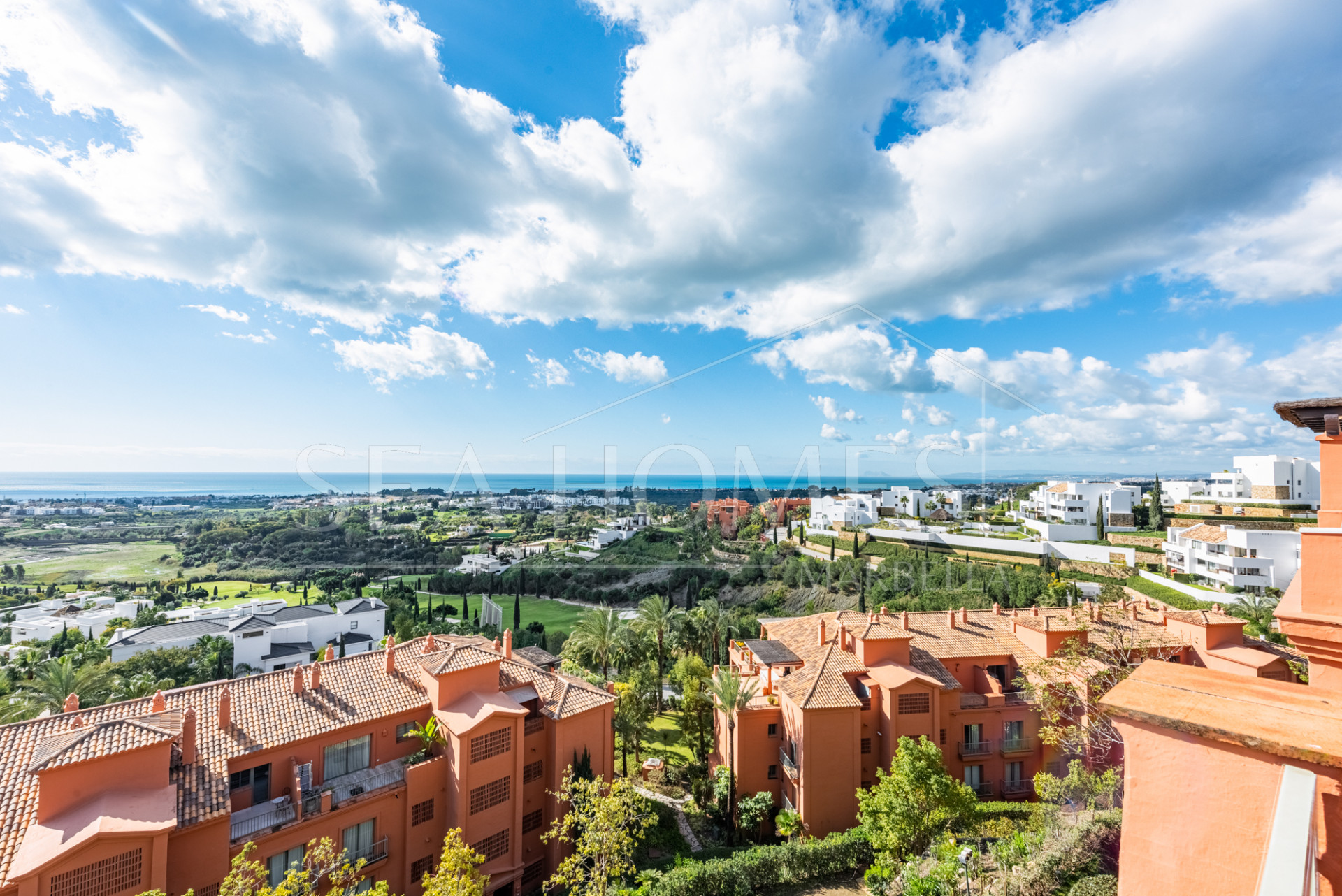 Luxurious Penthouse with Panoramic Views in Royal Flamingos, Benahavis