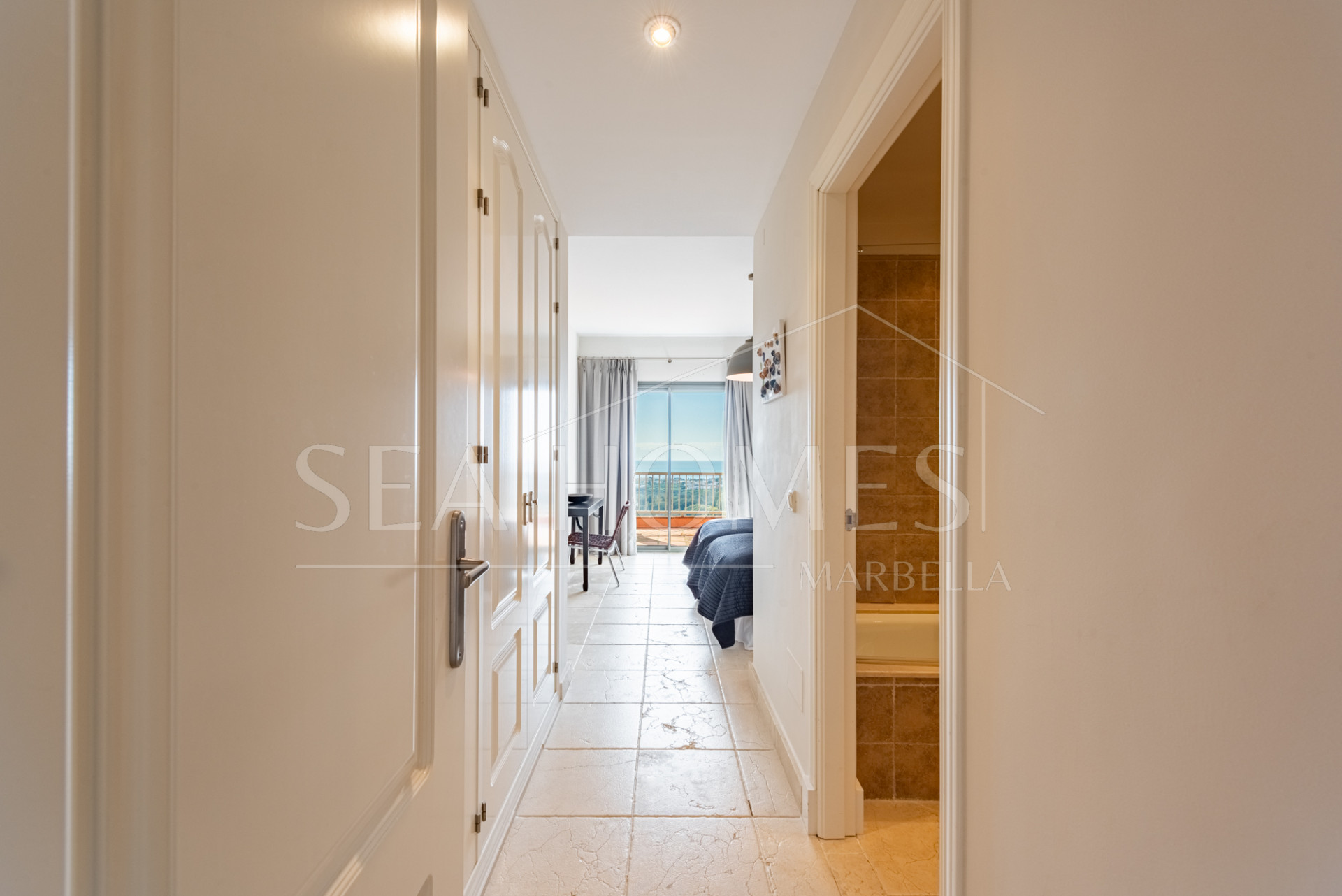 Luxurious Penthouse with Panoramic Views in Royal Flamingos, Benahavis