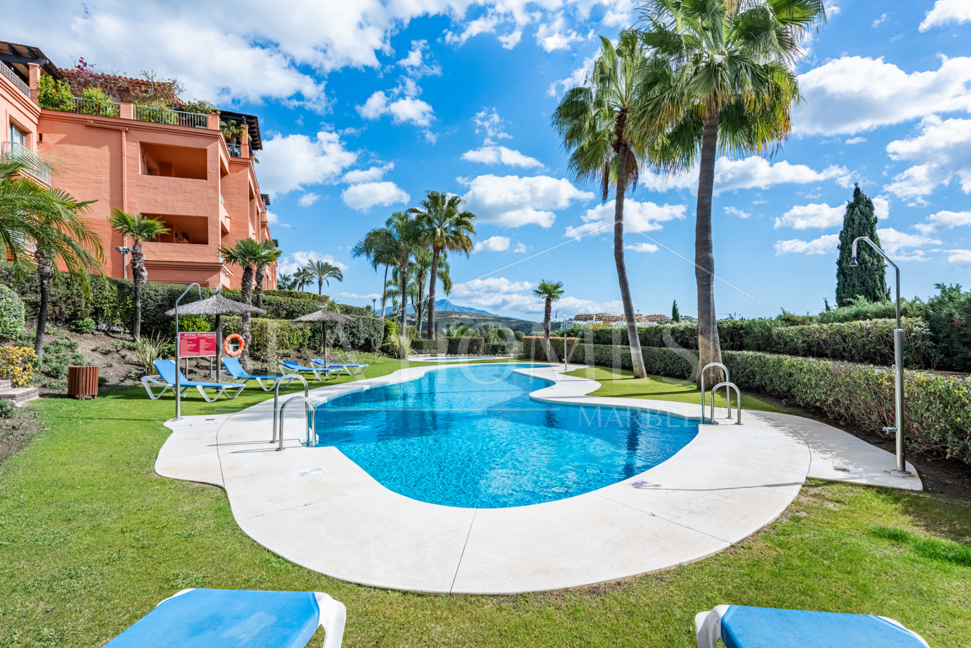 Luxurious Penthouse with Panoramic Views in Royal Flamingos, Benahavis