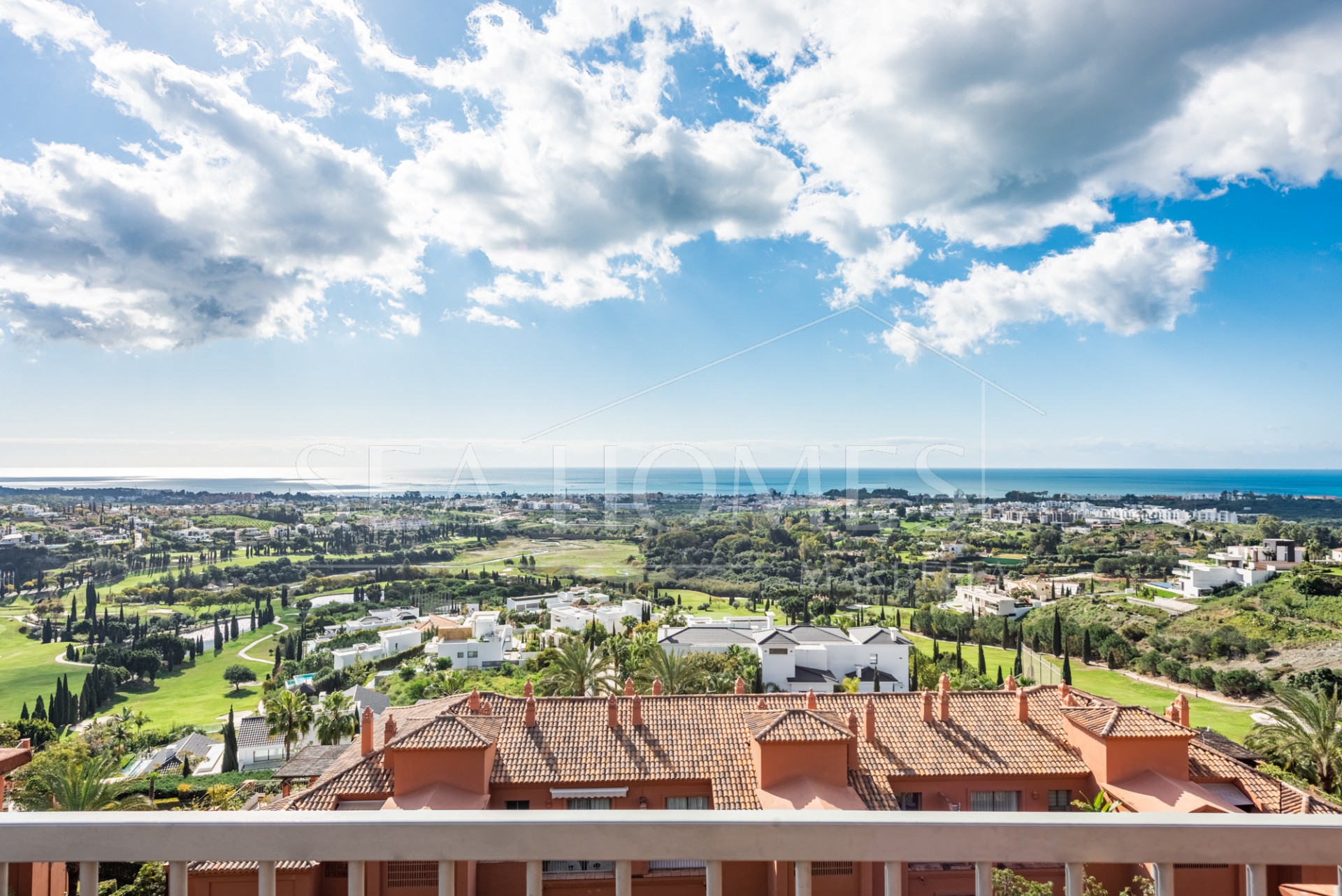 Luxurious Penthouse with Panoramic Views in Royal Flamingos, Benahavis