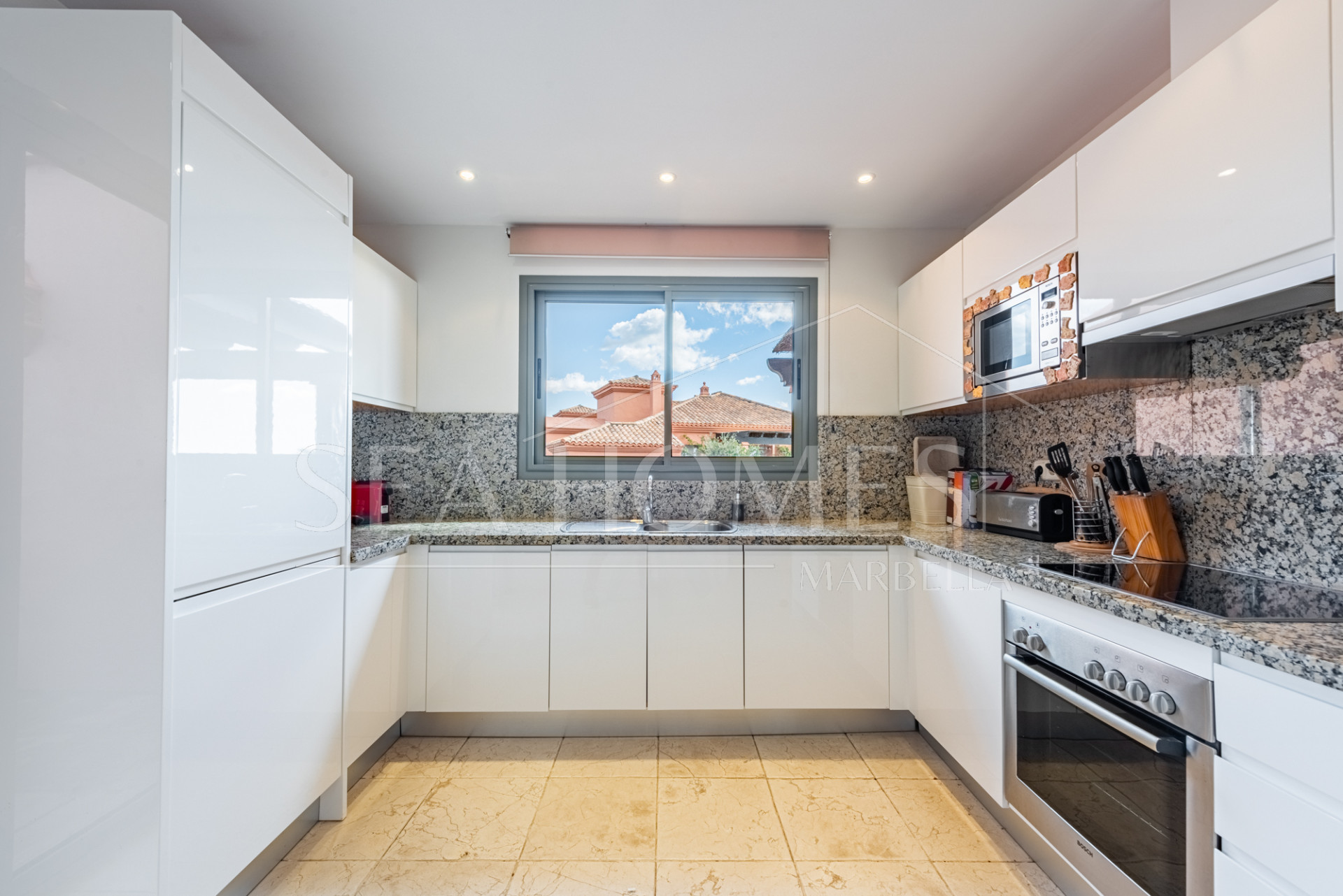 Luxurious Penthouse with Panoramic Views in Royal Flamingos, Benahavis