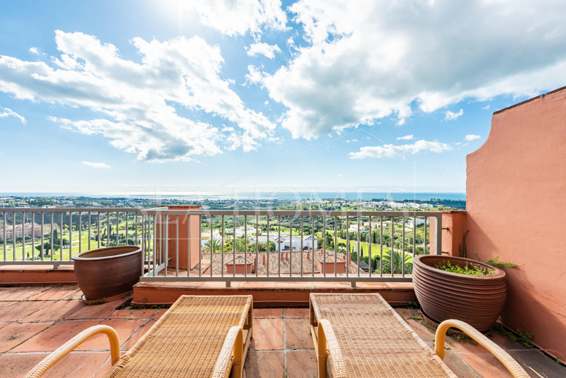 Luxurious Penthouse with Panoramic Views in Royal Flamingos, Benahavis