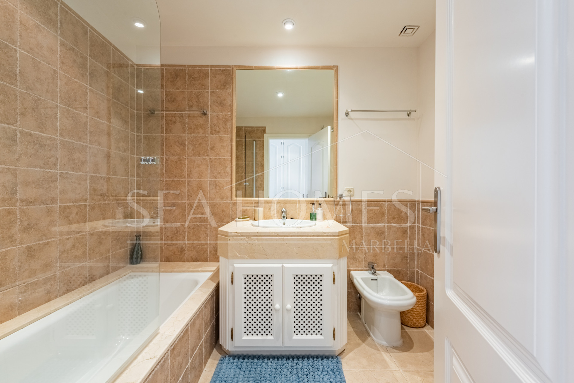 Luxurious Penthouse with Panoramic Views in Royal Flamingos, Benahavis