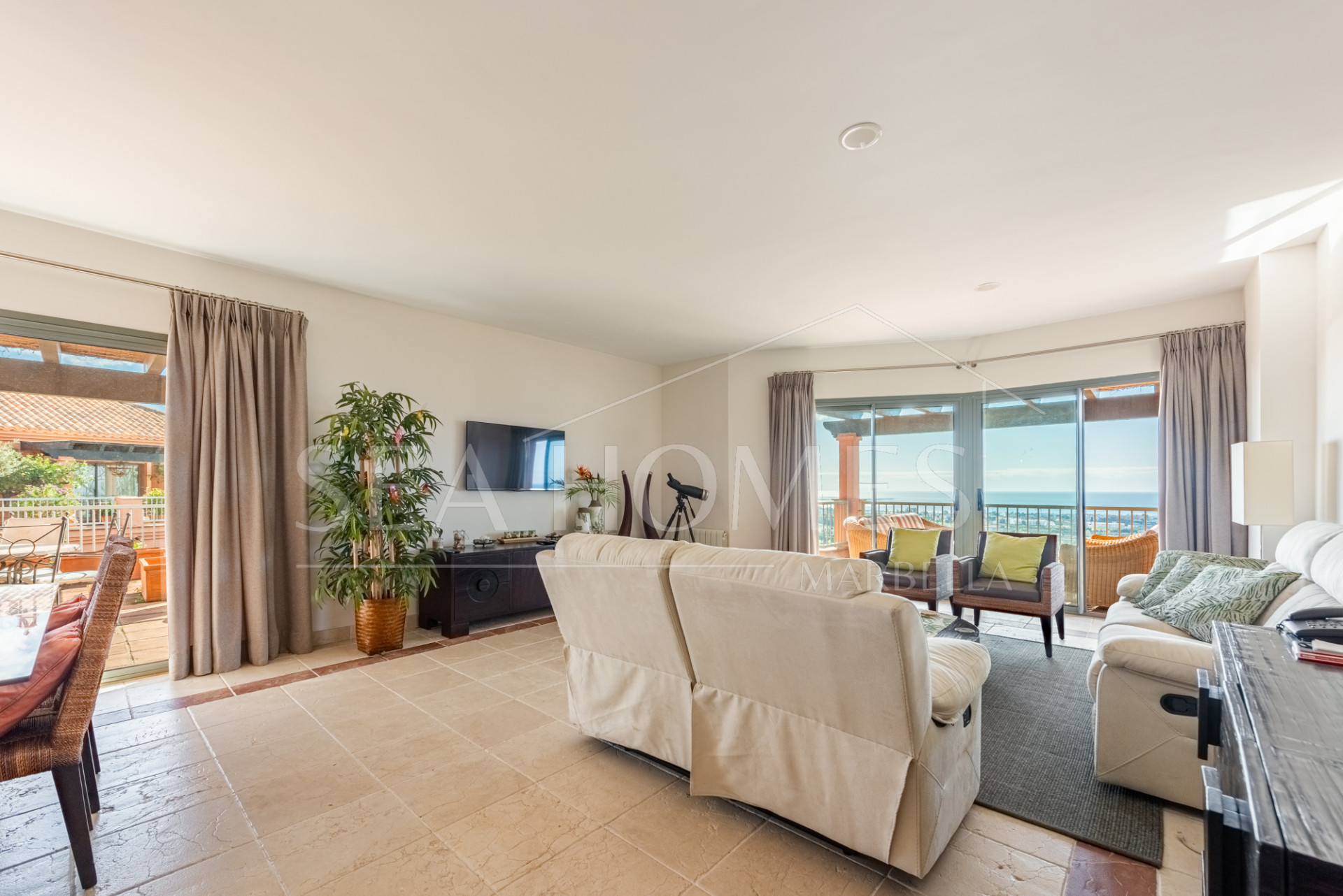 Luxurious Penthouse with Panoramic Views in Royal Flamingos, Benahavis