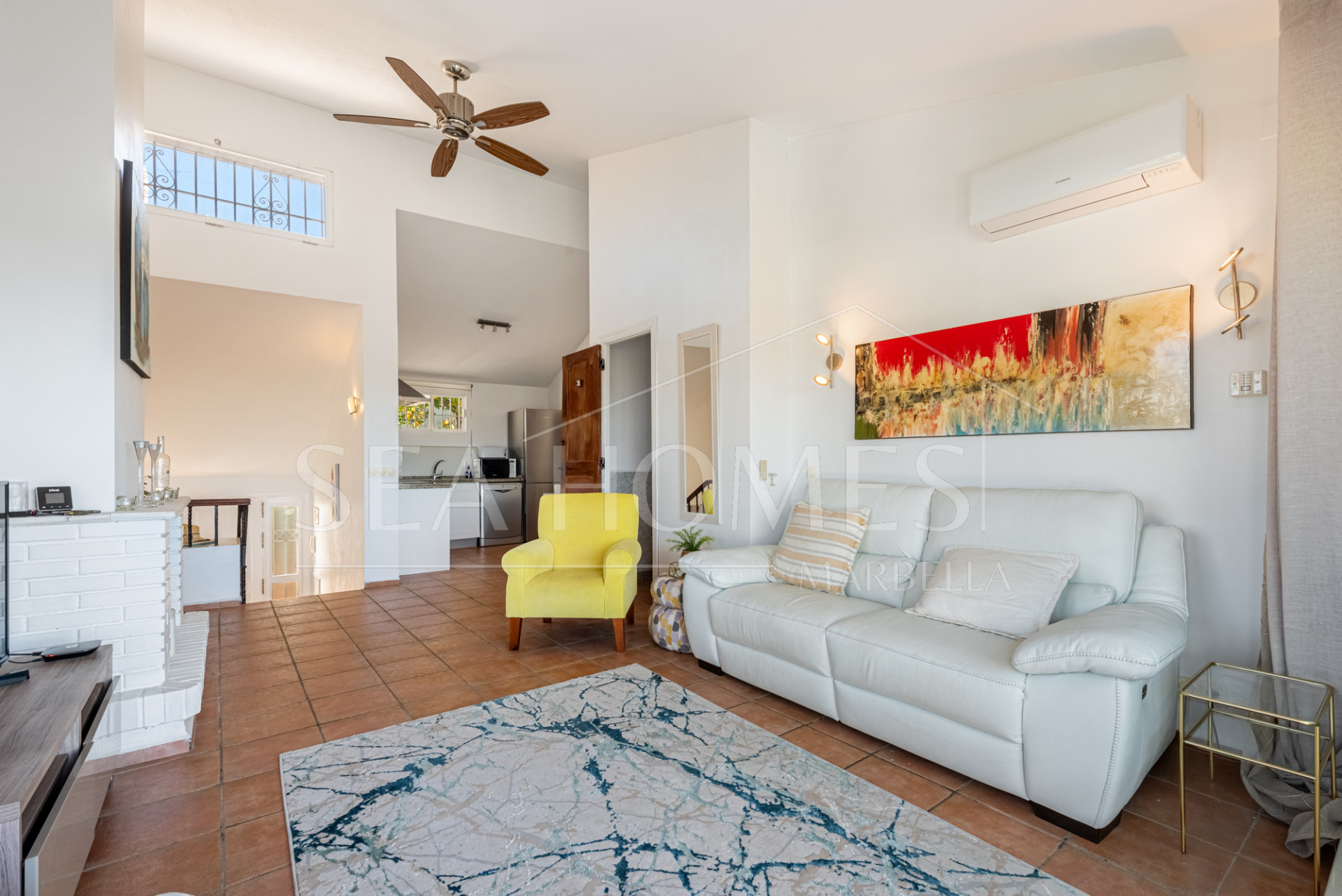 Charming townhouse with sea and mountain views near Atalaya Golf!