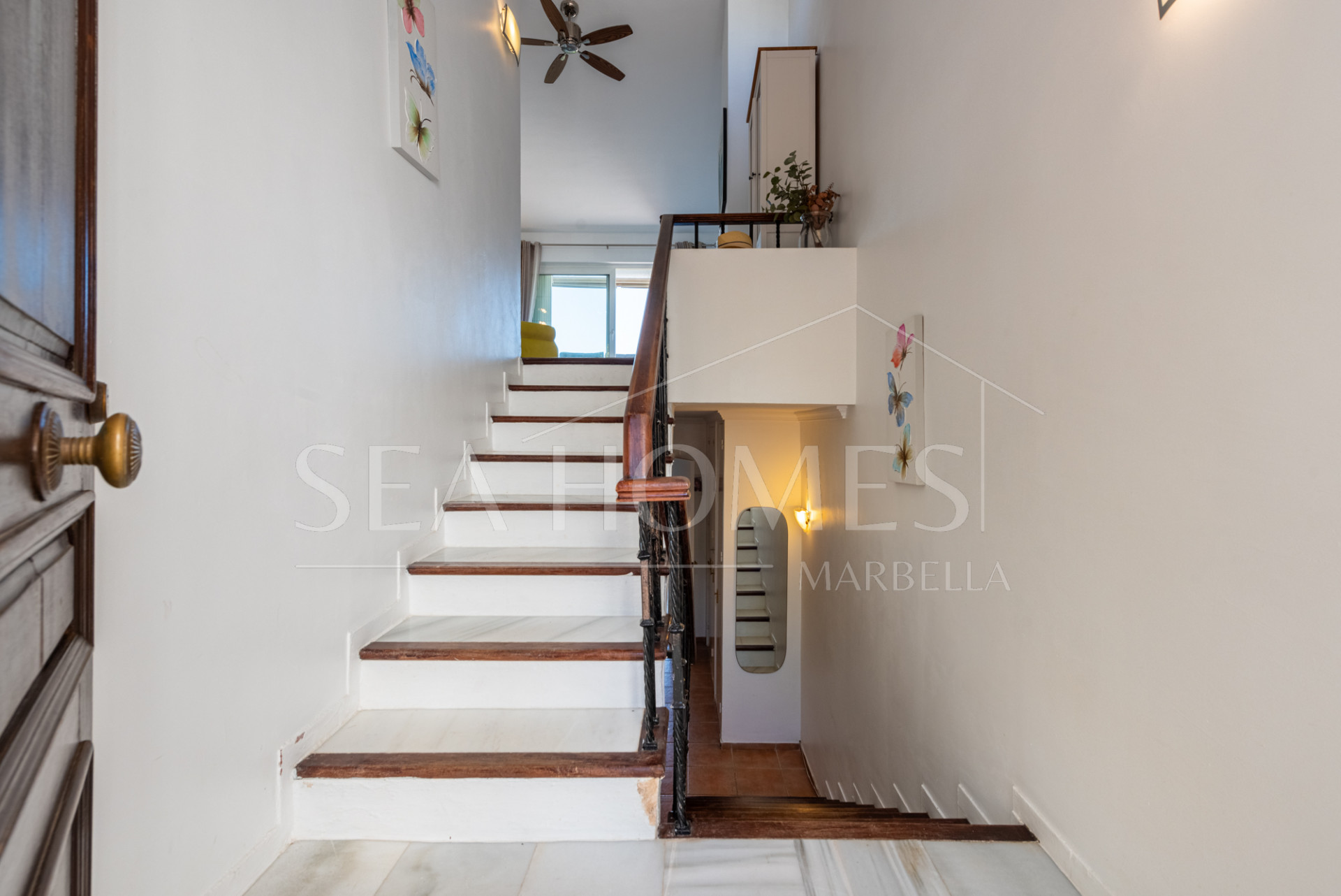 Charming townhouse with sea and mountain views near Atalaya Golf!