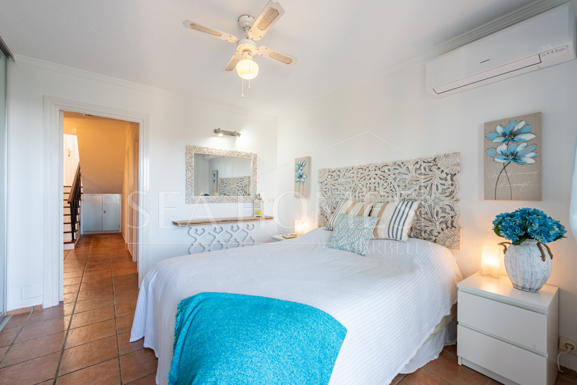 Charming townhouse with sea and mountain views near Atalaya Golf!