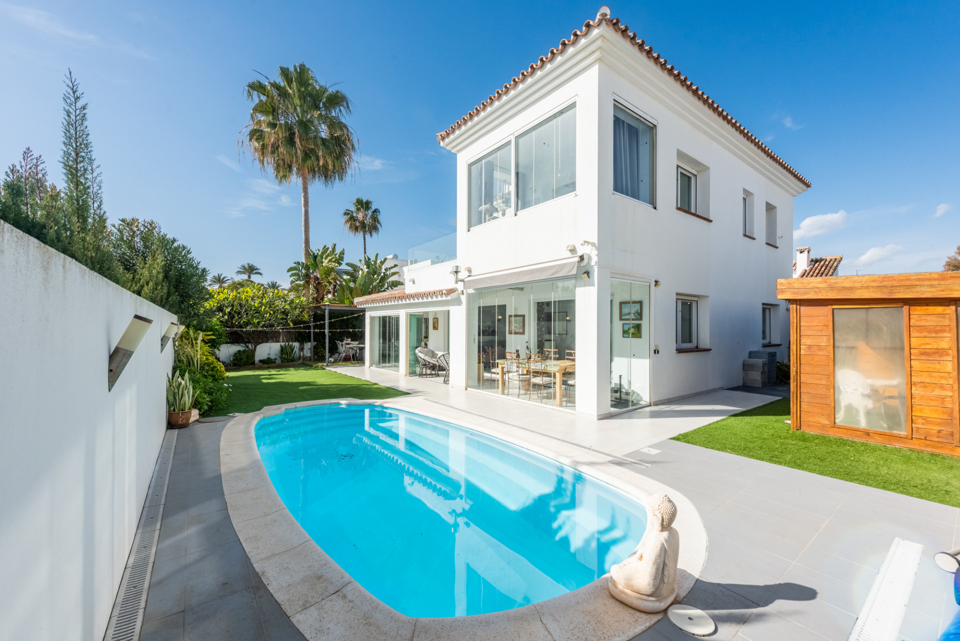 Moderne Strandvilla mit Meerblick – Neue Goldene Meile, Estepona