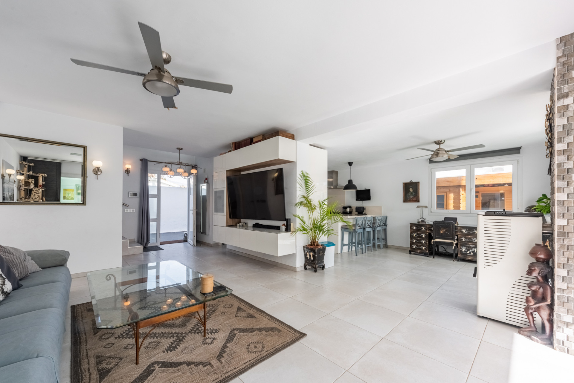 Villa moderna junto a la playa con vistas al mar – Nueva Milla de Oro, Estepona