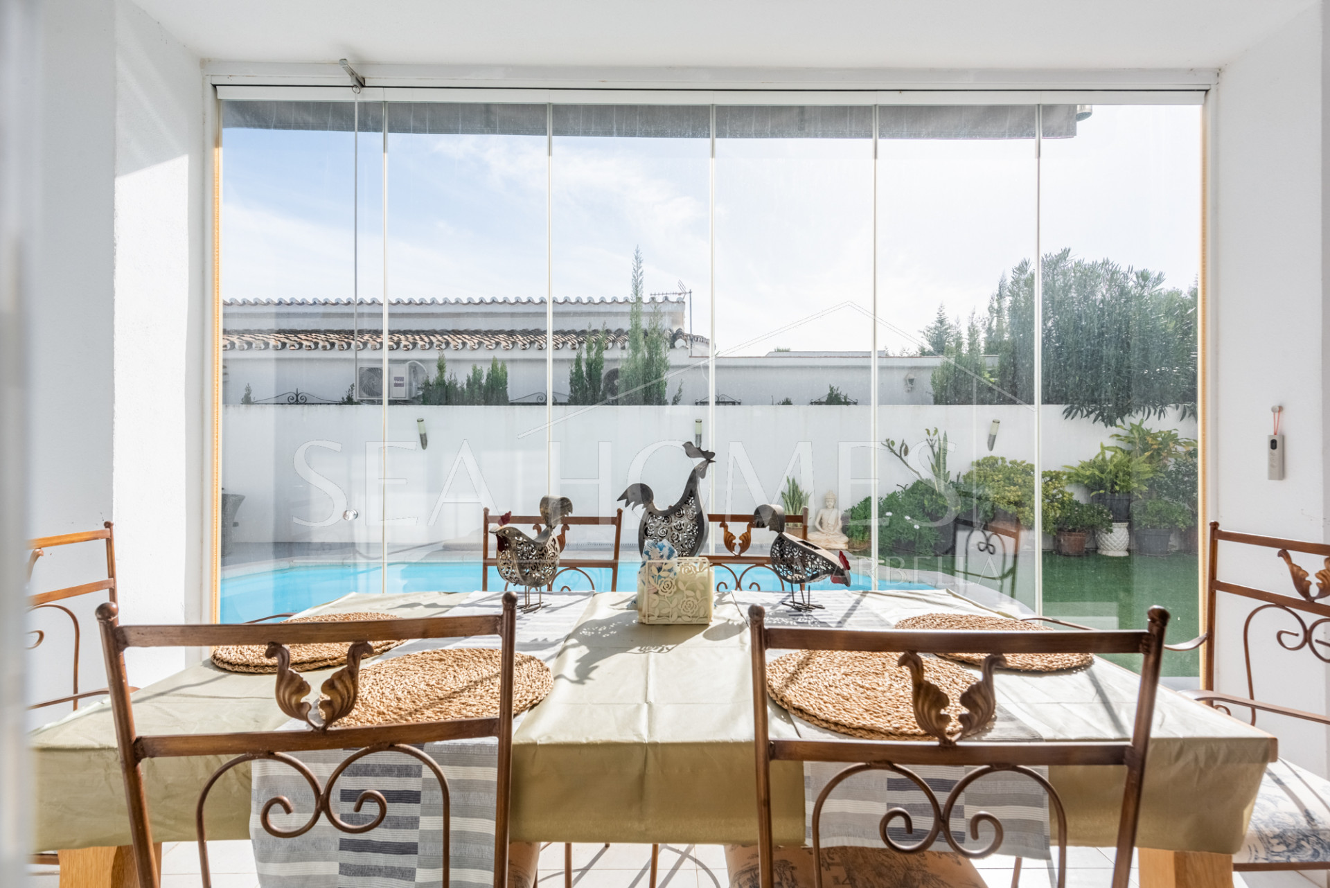 Modern Beachside Villa with Sea Views – New Golden Mile, Estepona