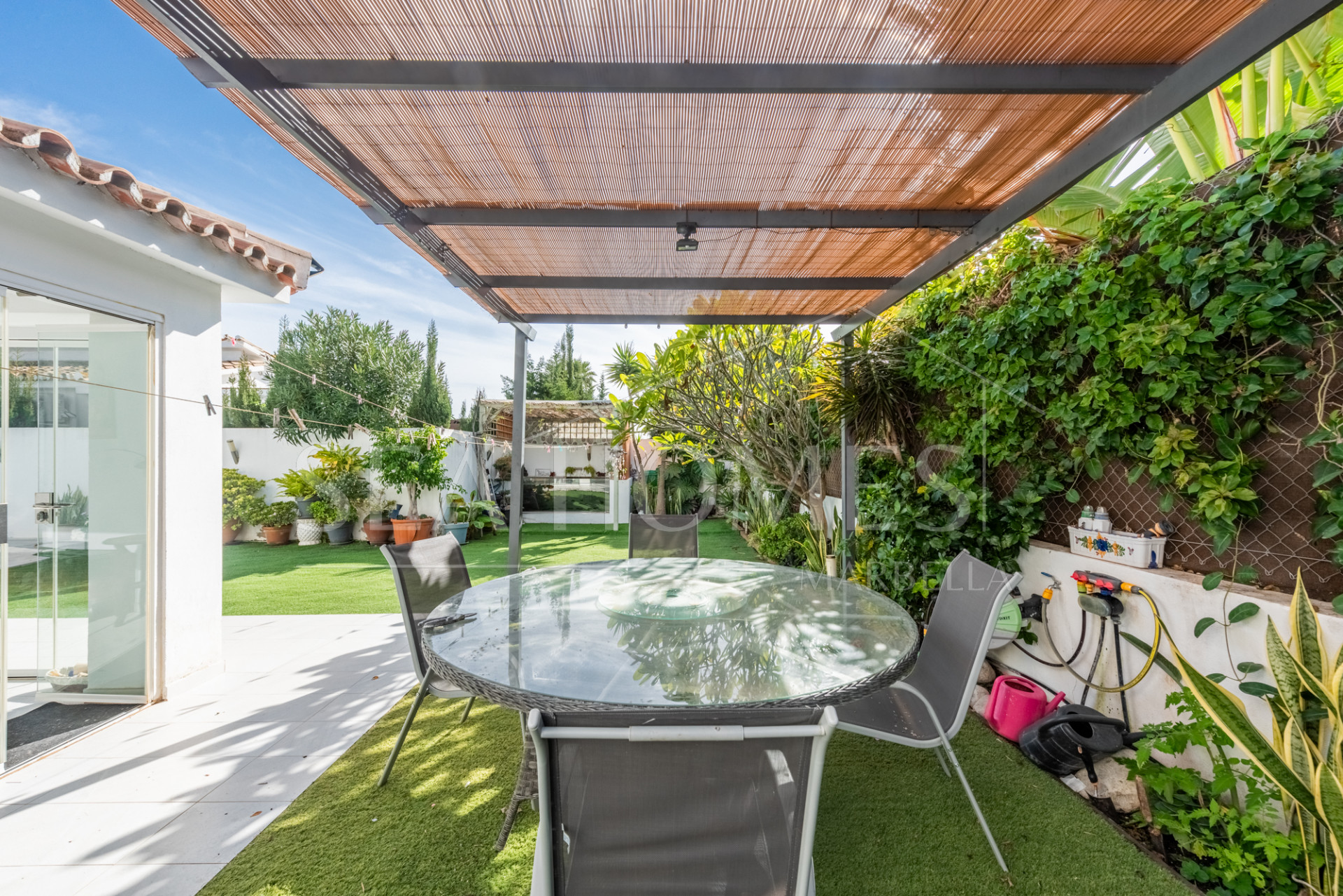 Modern Beachside Villa with Sea Views – New Golden Mile, Estepona