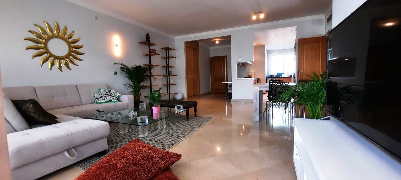 Schönes Apartment mit Meerblick direkt an der Goldenen Meile von Marbella!