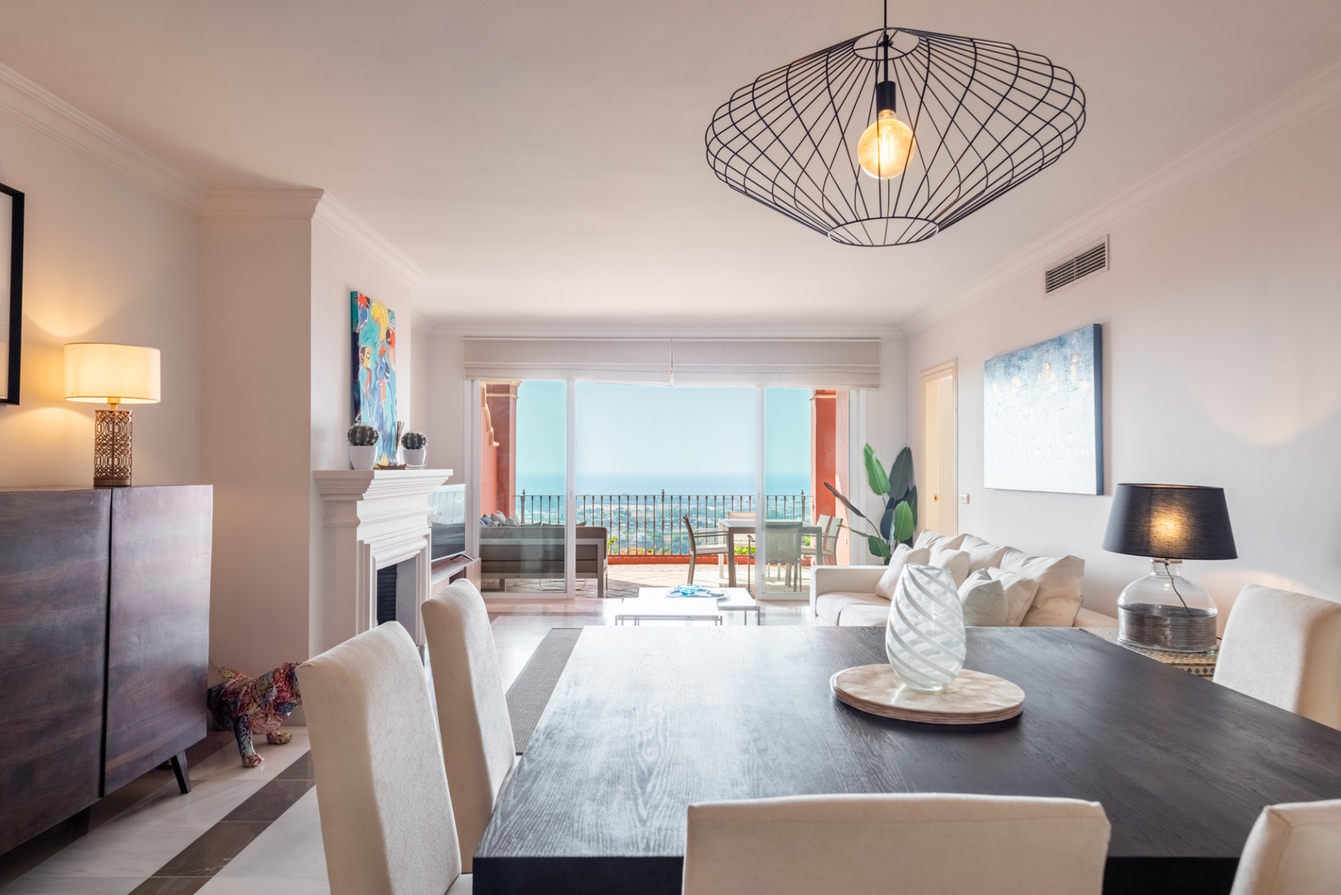 Panoramic Sea Views & Outstanding Potential – Spacious Monte Halcones Apartment Priced to Sell — photo 5