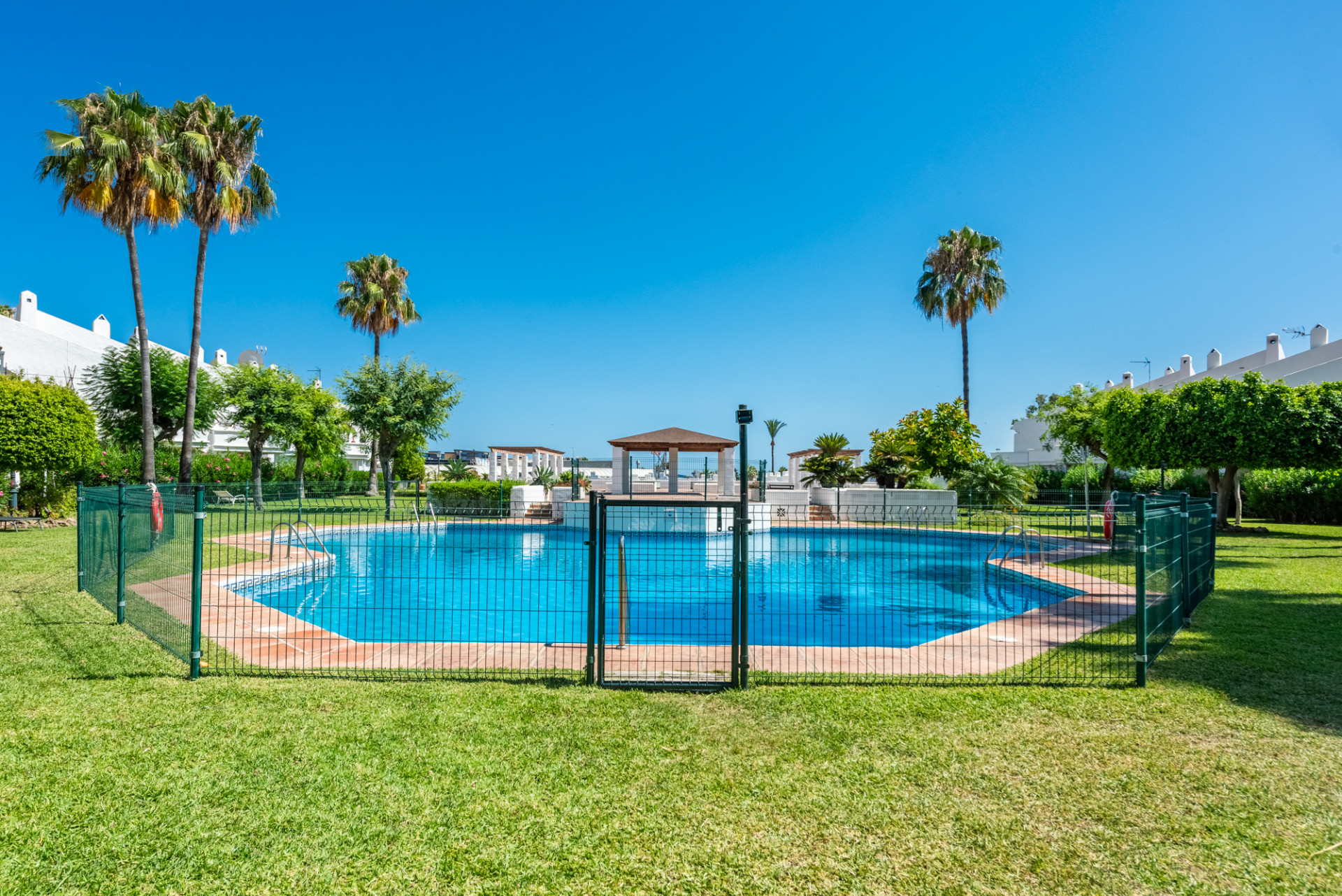 Image 22: Adosada For sale, Estepona, €550,000 [HFMs724146]