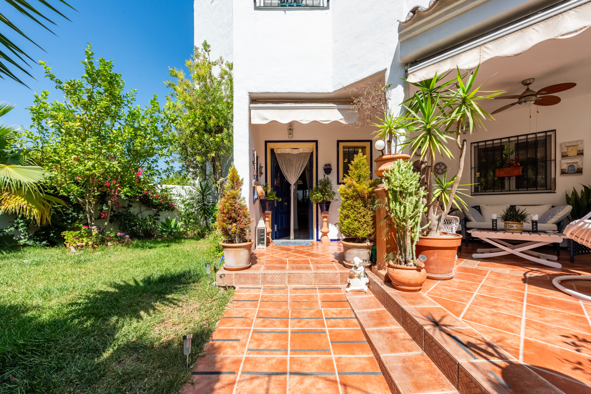 Image 2: Adosada For sale, Estepona, €550,000 [HFMs724146]