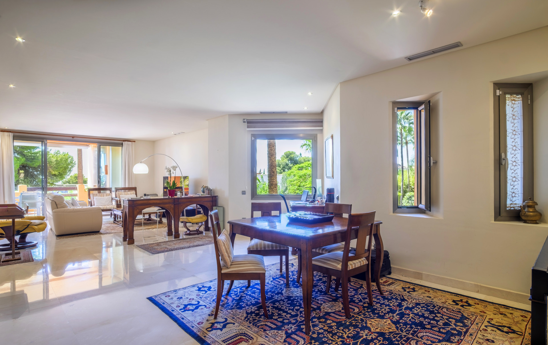 Superb 2 Bedroom Apartment in Mansion Club — photo 9