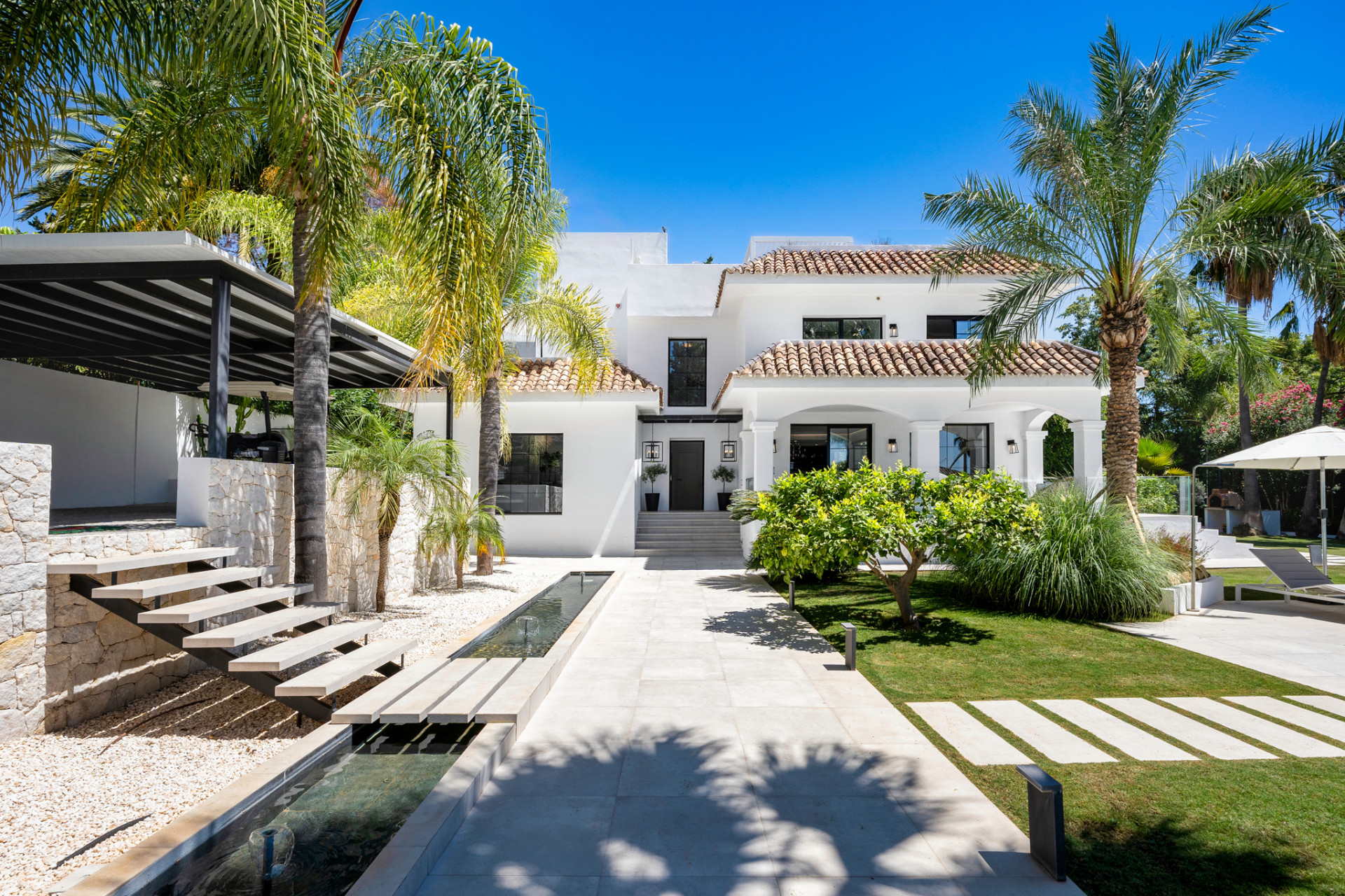 Fabulous 5 bedroom villa in the "Golf Valley" of Marbella