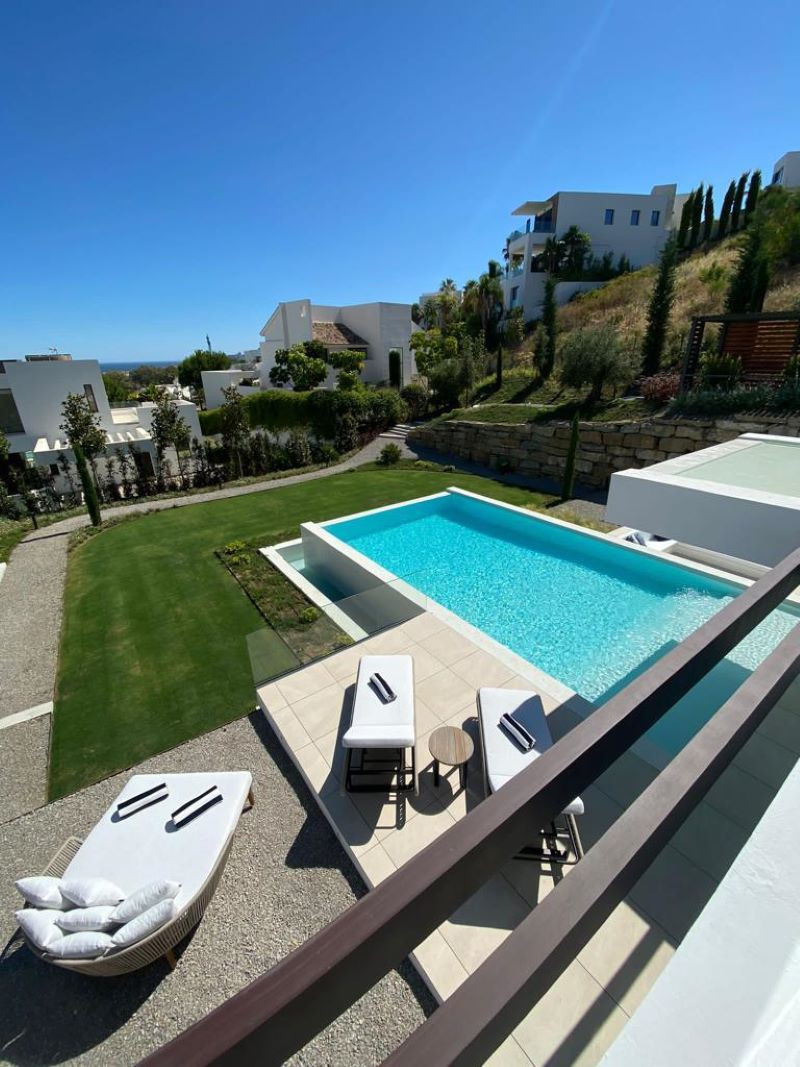 Spectacular Villa in La Alquería (Benahavis) with stunning views of the Sea and the Golf Course