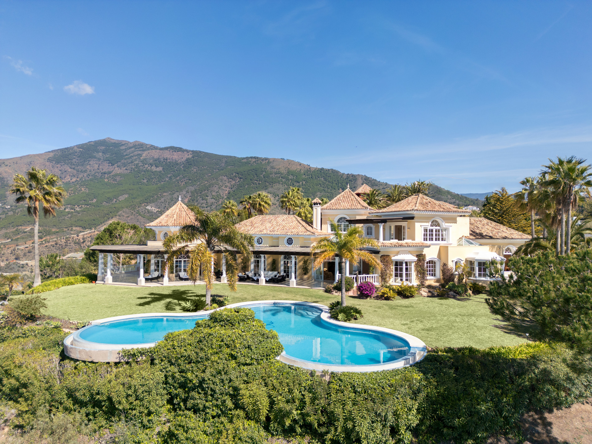 Exklusive Villa mit freiem Meerblick in La Zagaleta