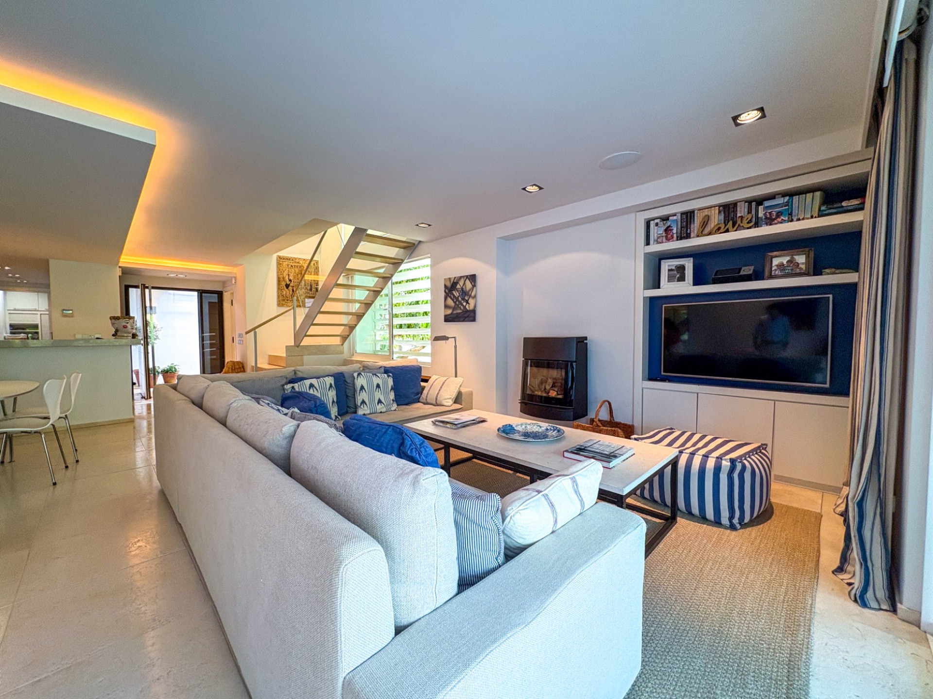 Charming 2-bedroom townhouse in Peñablanca Nueva Andalucia