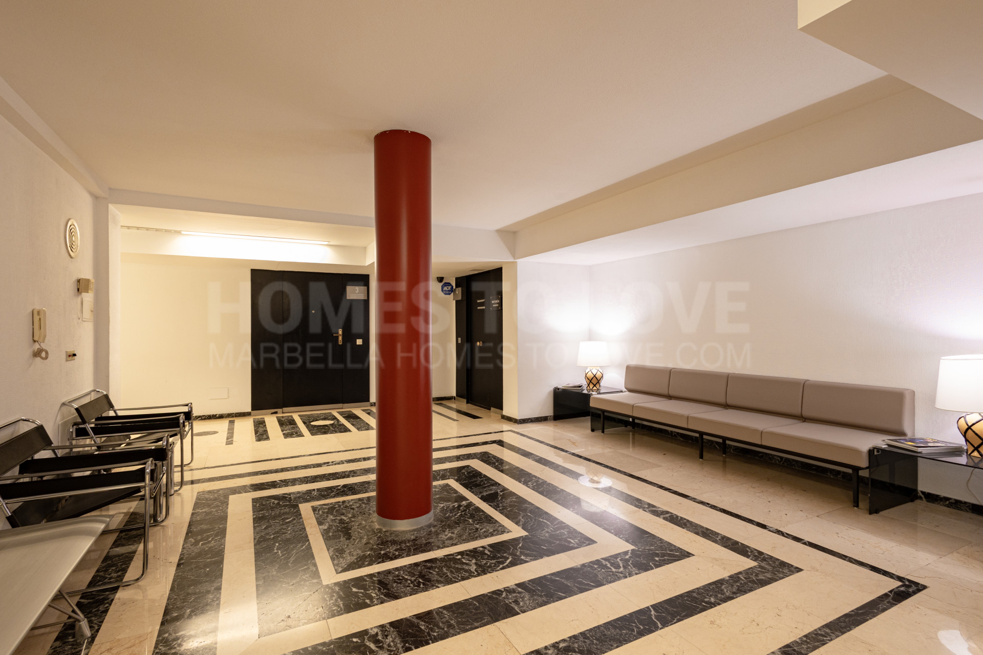 Premium 91 m² Office in Marbella Centre – Pata Pata Building