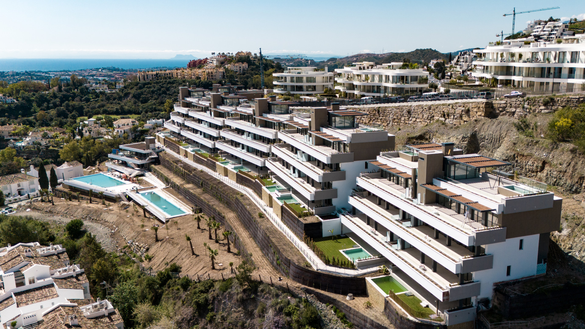 Fantástico complejo de apartamentos 3 y 4 dormitorios con vistas panorámicas al mar desde el Valle del Golf