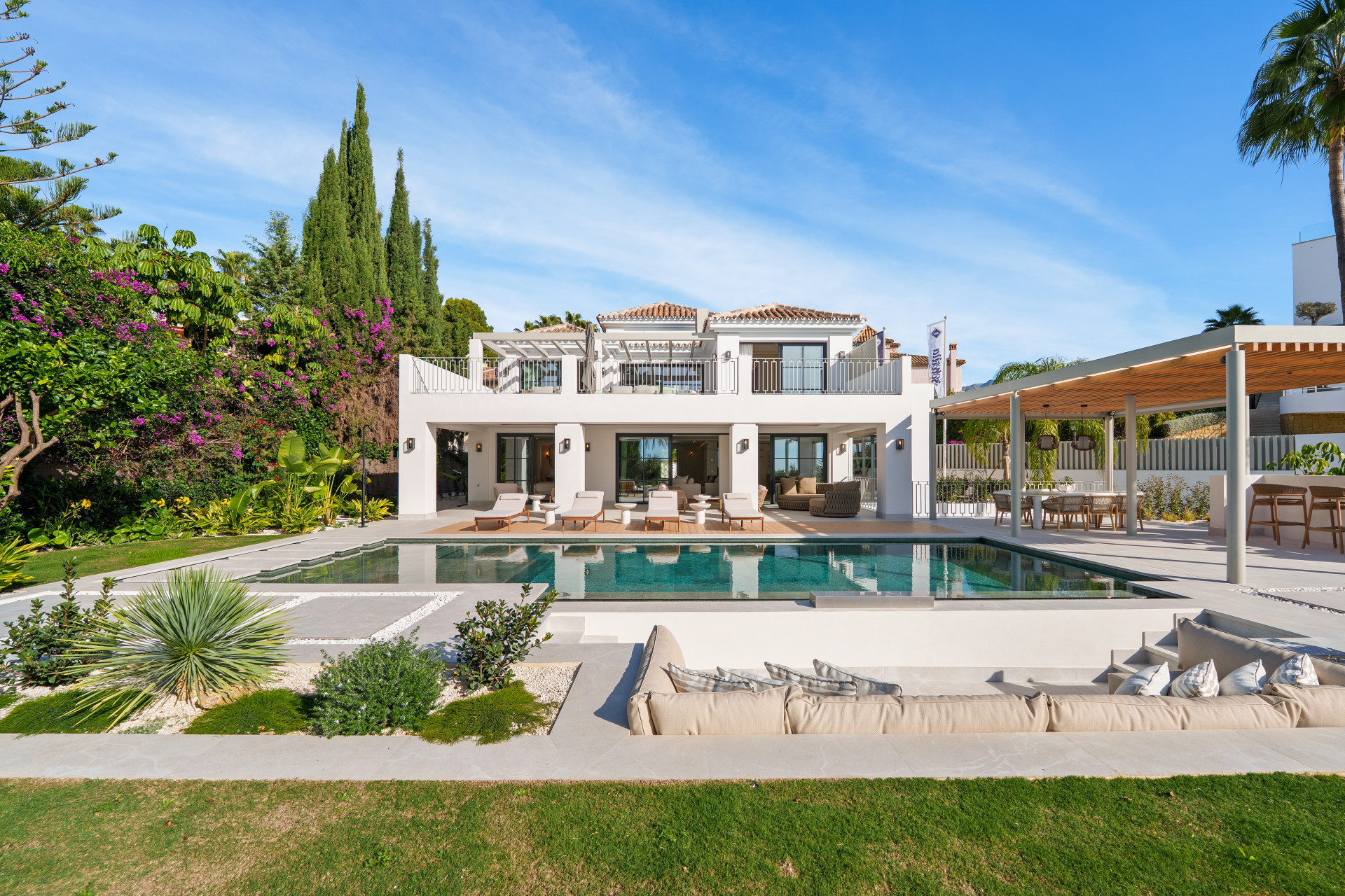 Villa in Benahavis - view 1